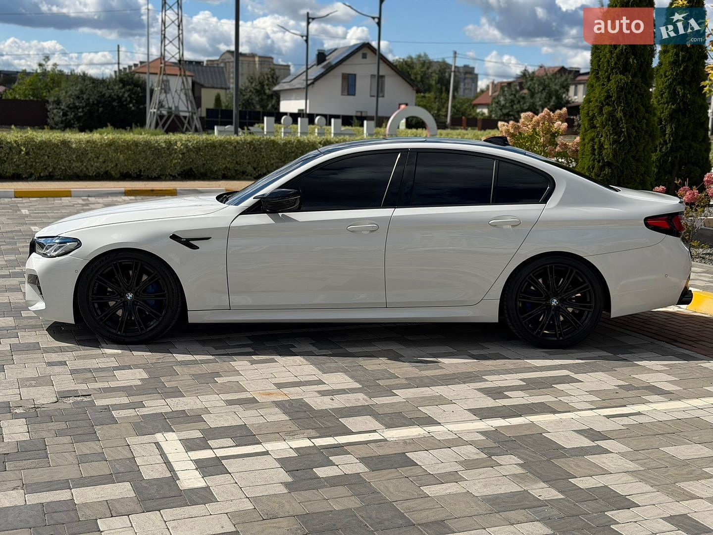BMW 5 Series 2019 VIN WBAJE5C52KWW32621 фото оголошення 5 з 62