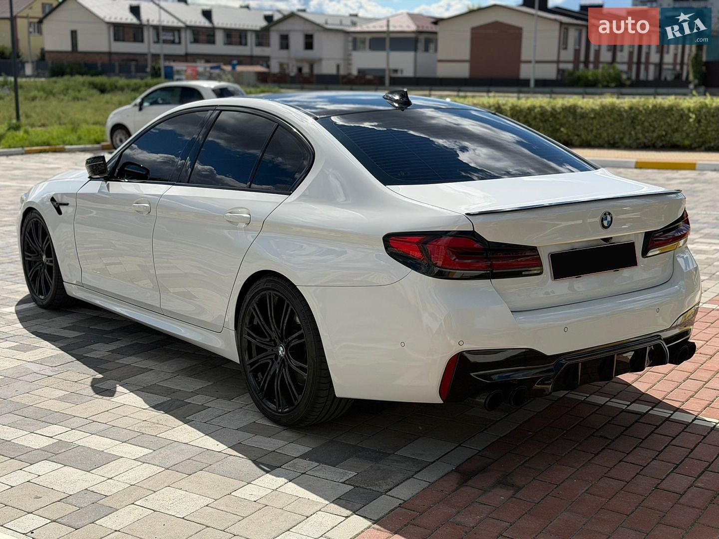 BMW 5 Series 2019 VIN WBAJE5C52KWW32621 фото оголошення 7 з 62