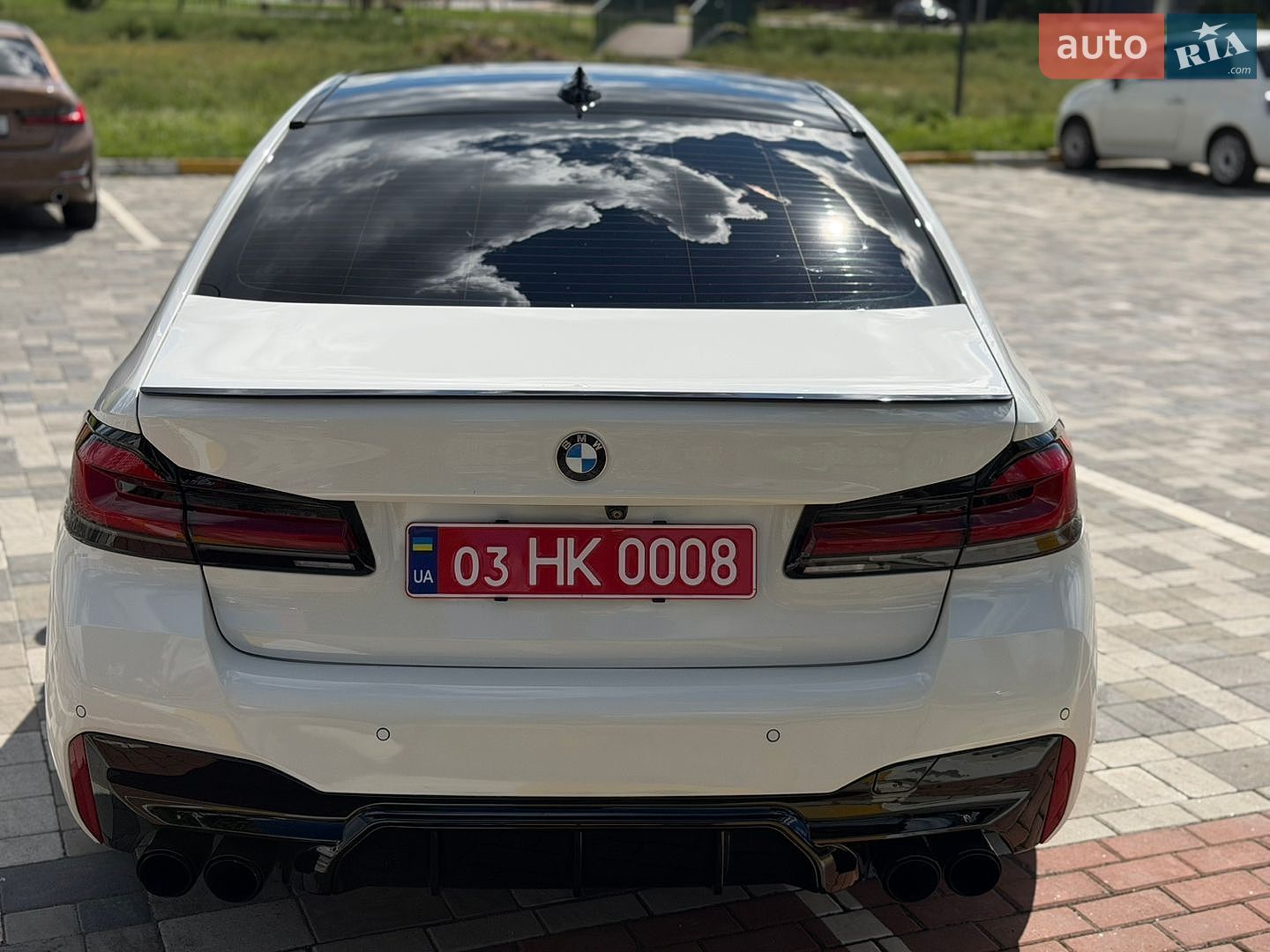 BMW 5 Series 2019 VIN WBAJE5C52KWW32621 фото оголошення 9 з 62