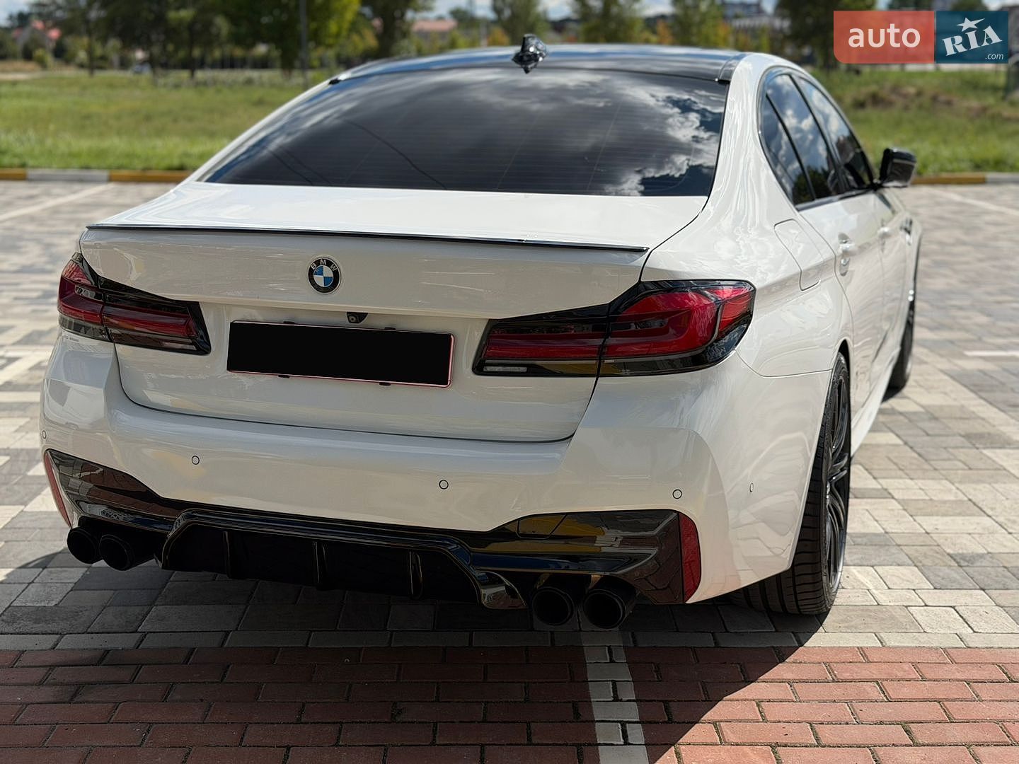 BMW 5 Series 2019 VIN WBAJE5C52KWW32621 фото оголошення 11 з 62