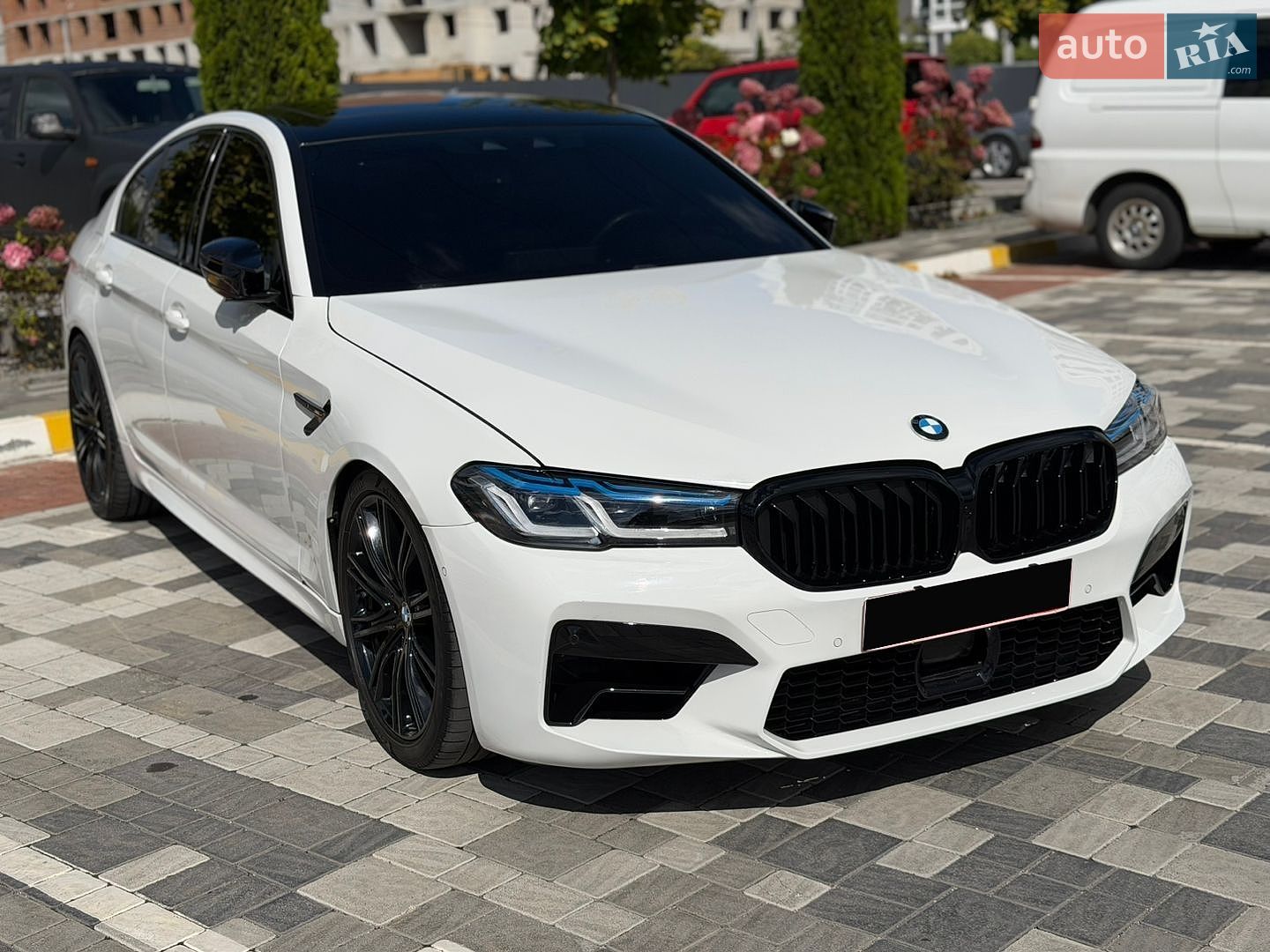 BMW 5 Series 2019 VIN WBAJE5C52KWW32621 фото оголошення 15 з 62