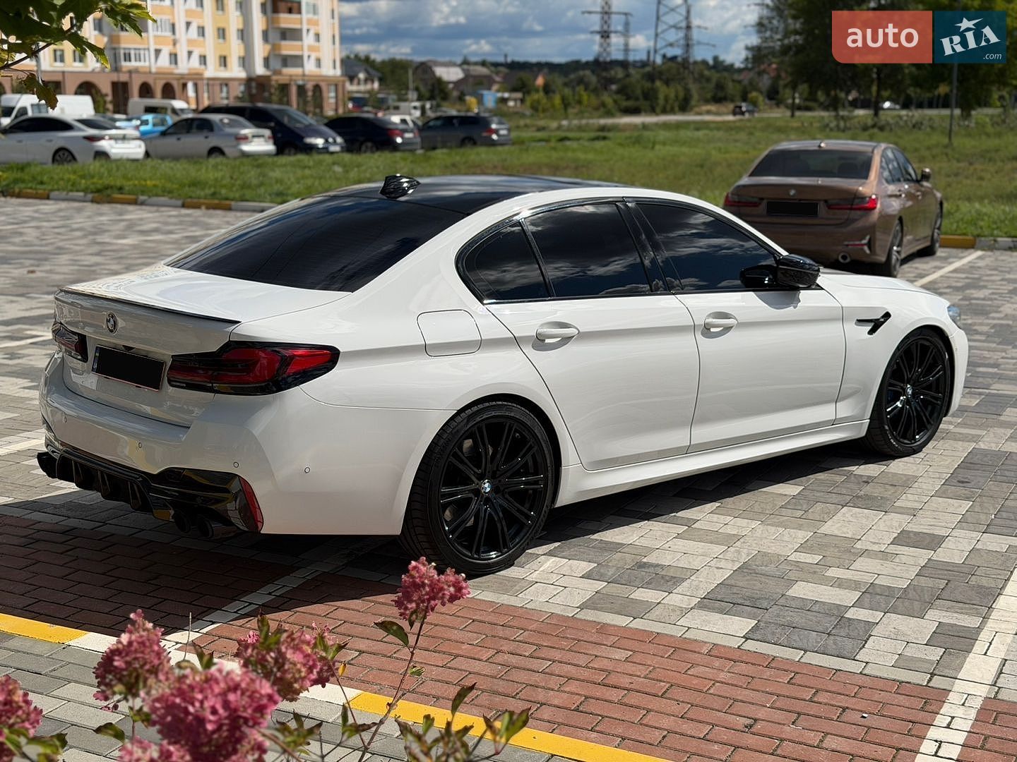 BMW 5 Series 2019 VIN WBAJE5C52KWW32621 фото оголошення 12 з 62