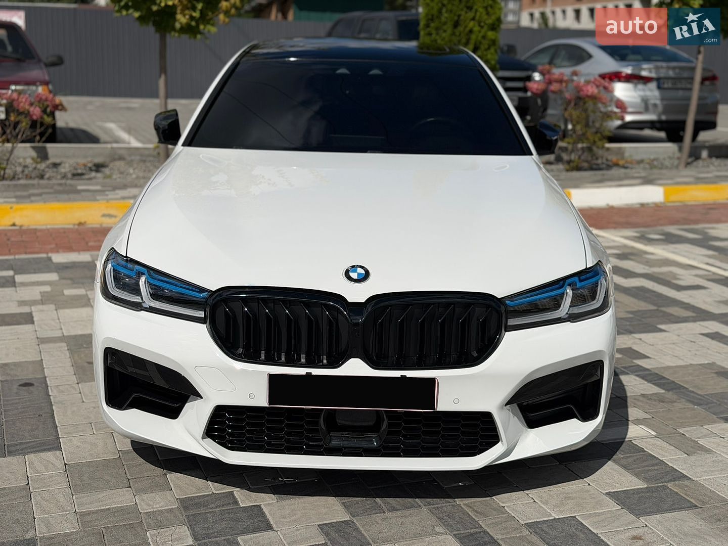BMW 5 Series 2019 VIN WBAJE5C52KWW32621 фото оголошення 16 з 62