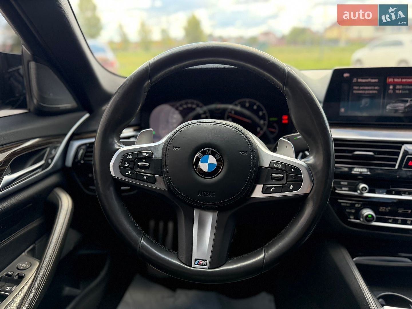 BMW 5 Series 2019 VIN WBAJE5C52KWW32621 фото оголошення 20 з 62