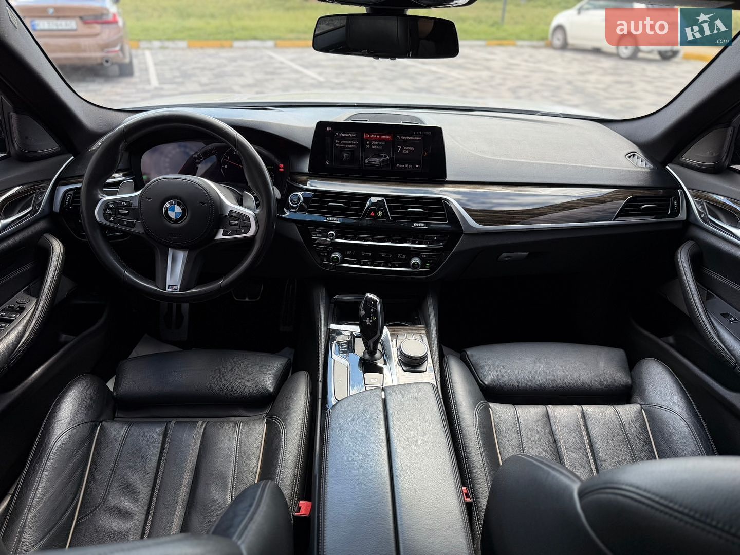 BMW 5 Series 2019 VIN WBAJE5C52KWW32621 фото оголошення 19 з 62