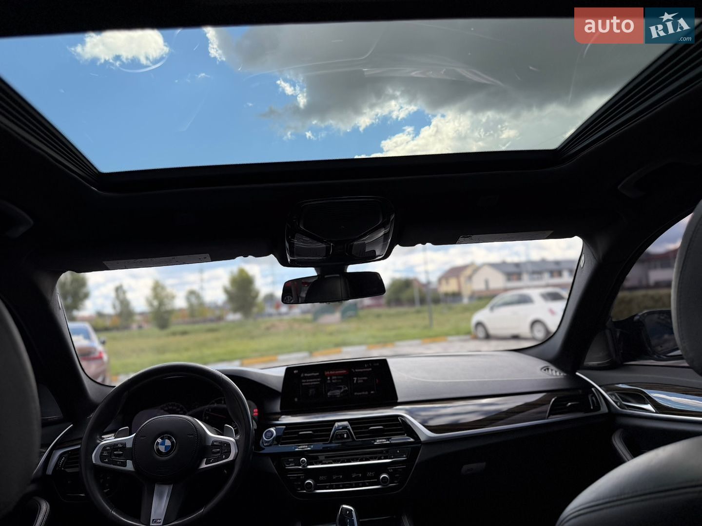 BMW 5 Series 2019 VIN WBAJE5C52KWW32621 фото оголошення 25 з 62