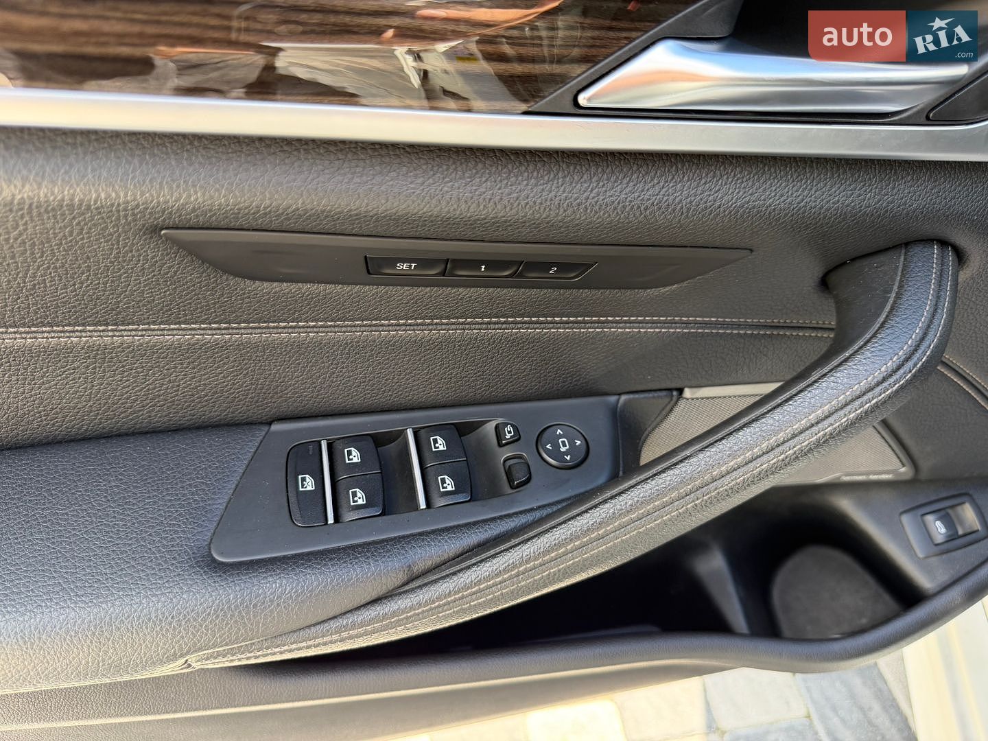 BMW 5 Series 2019 VIN WBAJE5C52KWW32621 фото оголошення 34 з 62