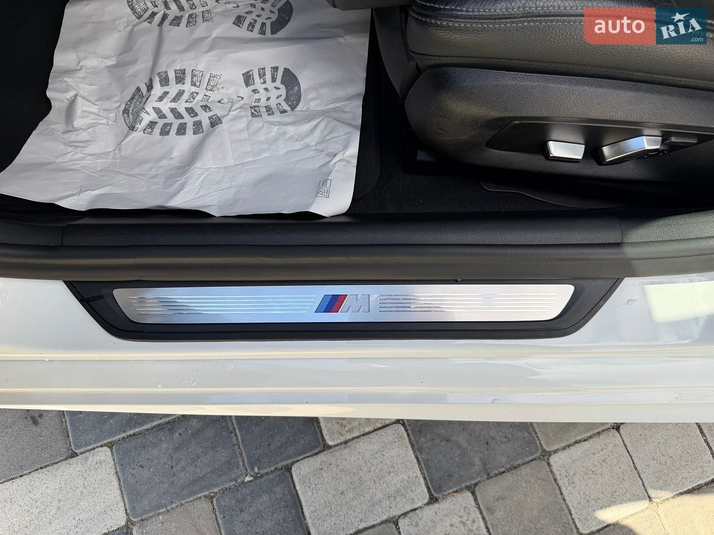 BMW 5 Series 2019 VIN WBAJE5C52KWW32621 фото оголошення 37 з 62