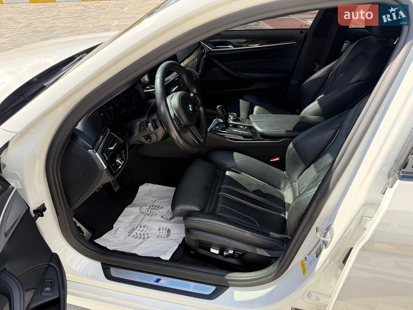 BMW 5 Series 2019 VIN WBAJE5C52KWW32621 фото оголошення 42 з 62