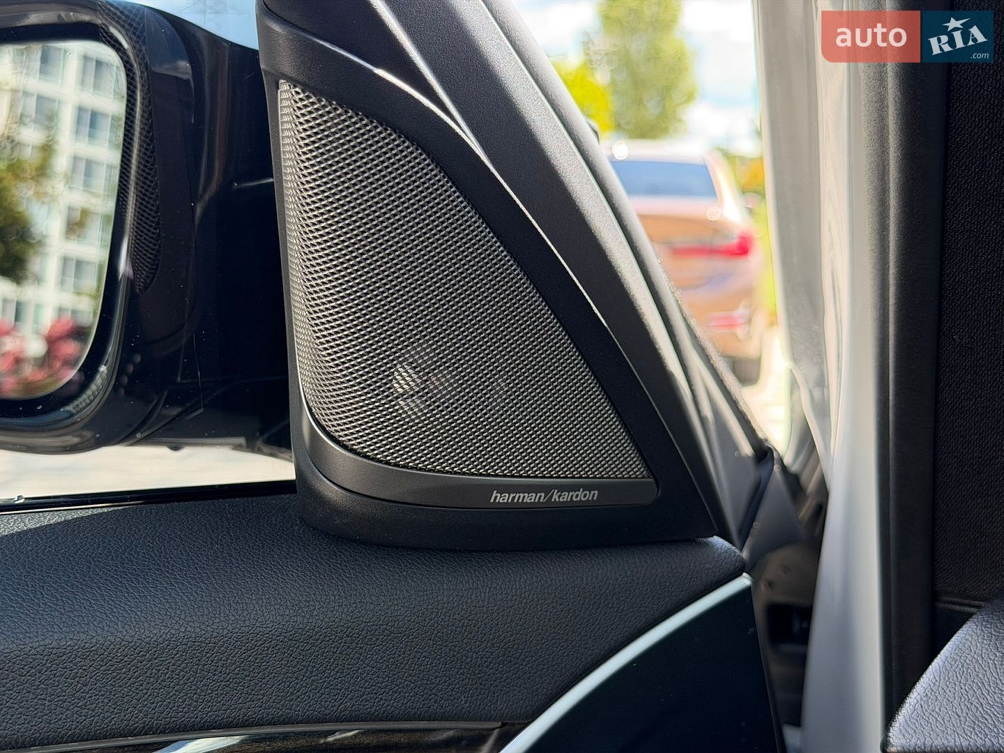BMW 5 Series 2019 VIN WBAJE5C52KWW32621 фото оголошення 38 з 62