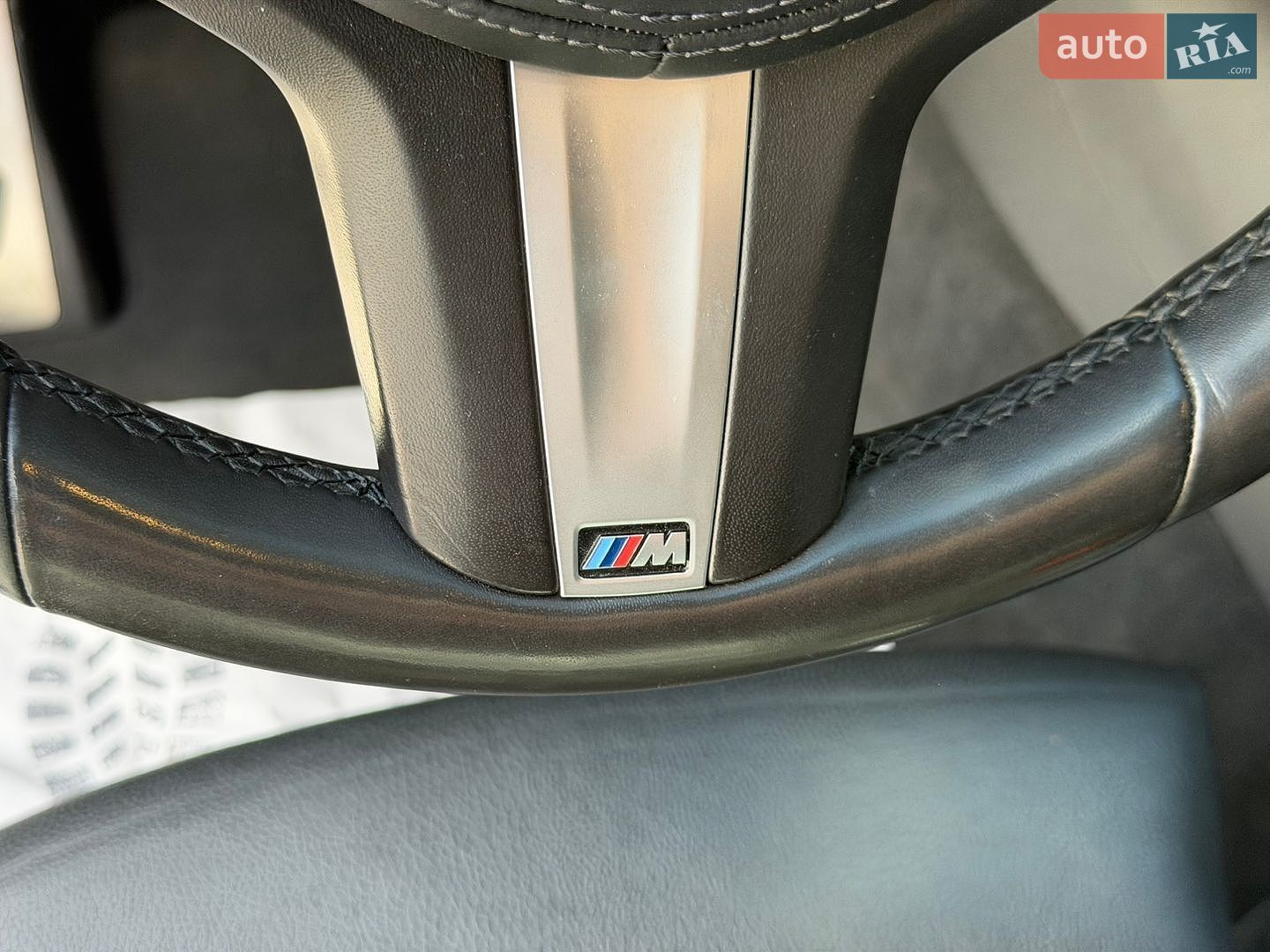 BMW 5 Series 2019 VIN WBAJE5C52KWW32621 фото оголошення 44 з 62