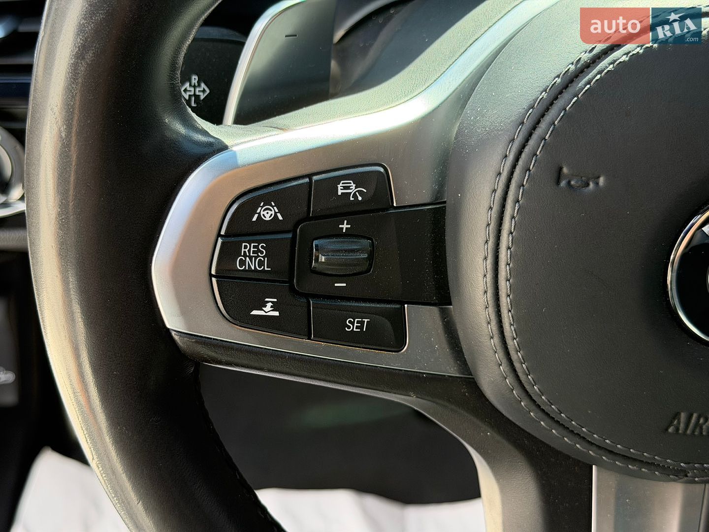 BMW 5 Series 2019 VIN WBAJE5C52KWW32621 фото оголошення 43 з 62