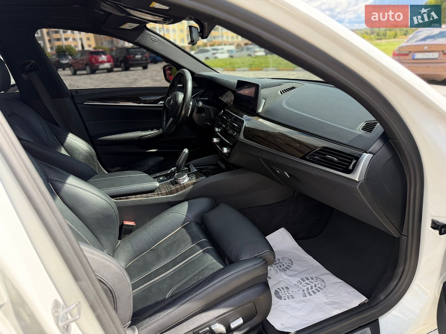 BMW 5 Series 2019 VIN WBAJE5C52KWW32621 фото оголошення 56 з 62