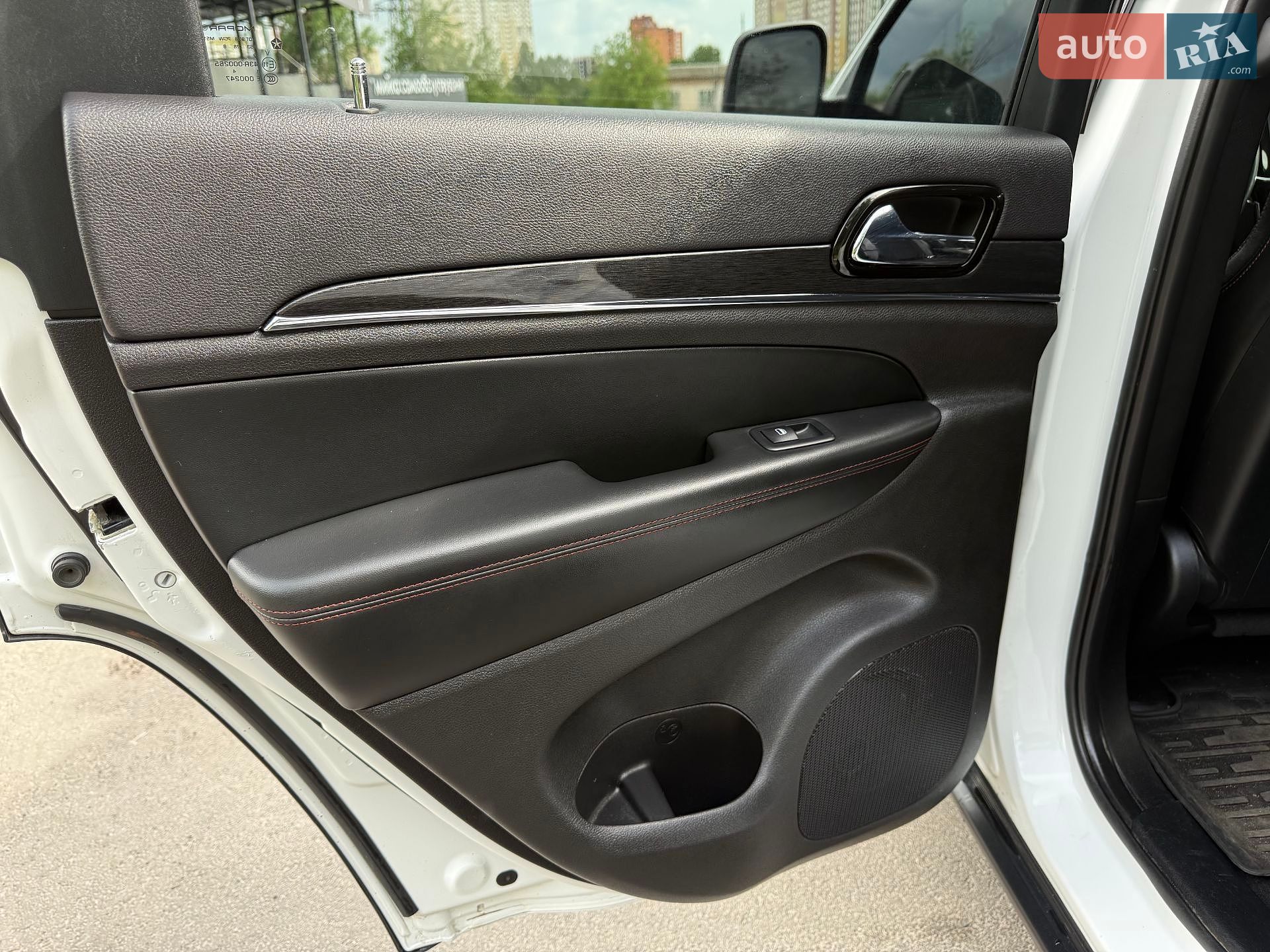 Jeep Grand Cherokee 2020 VIN 1C4RJFLG7MC588578 фото оголошення 10 з 39