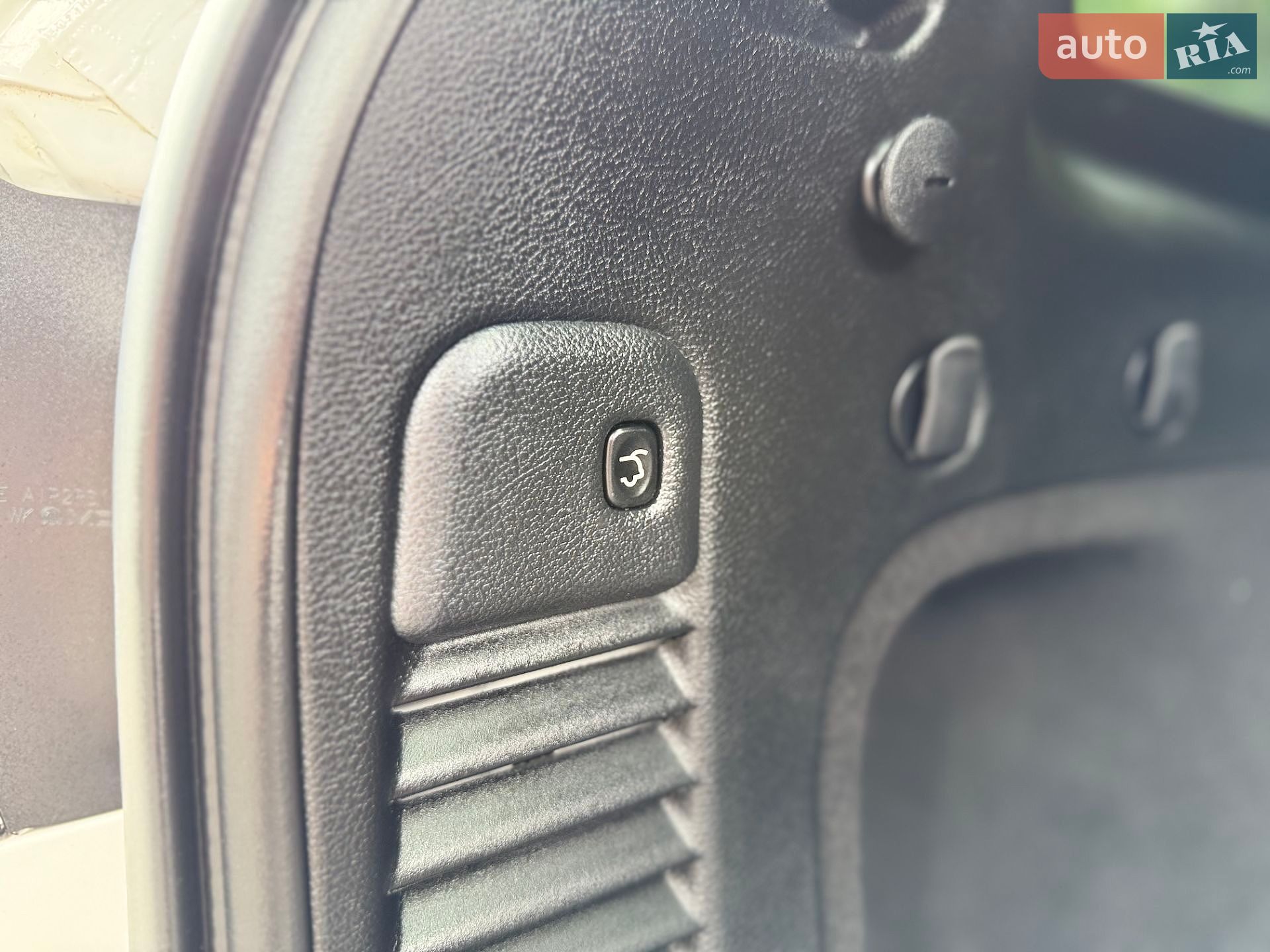 Jeep Grand Cherokee 2020 VIN 1C4RJFLG7MC588578 фото оголошення 6 з 39