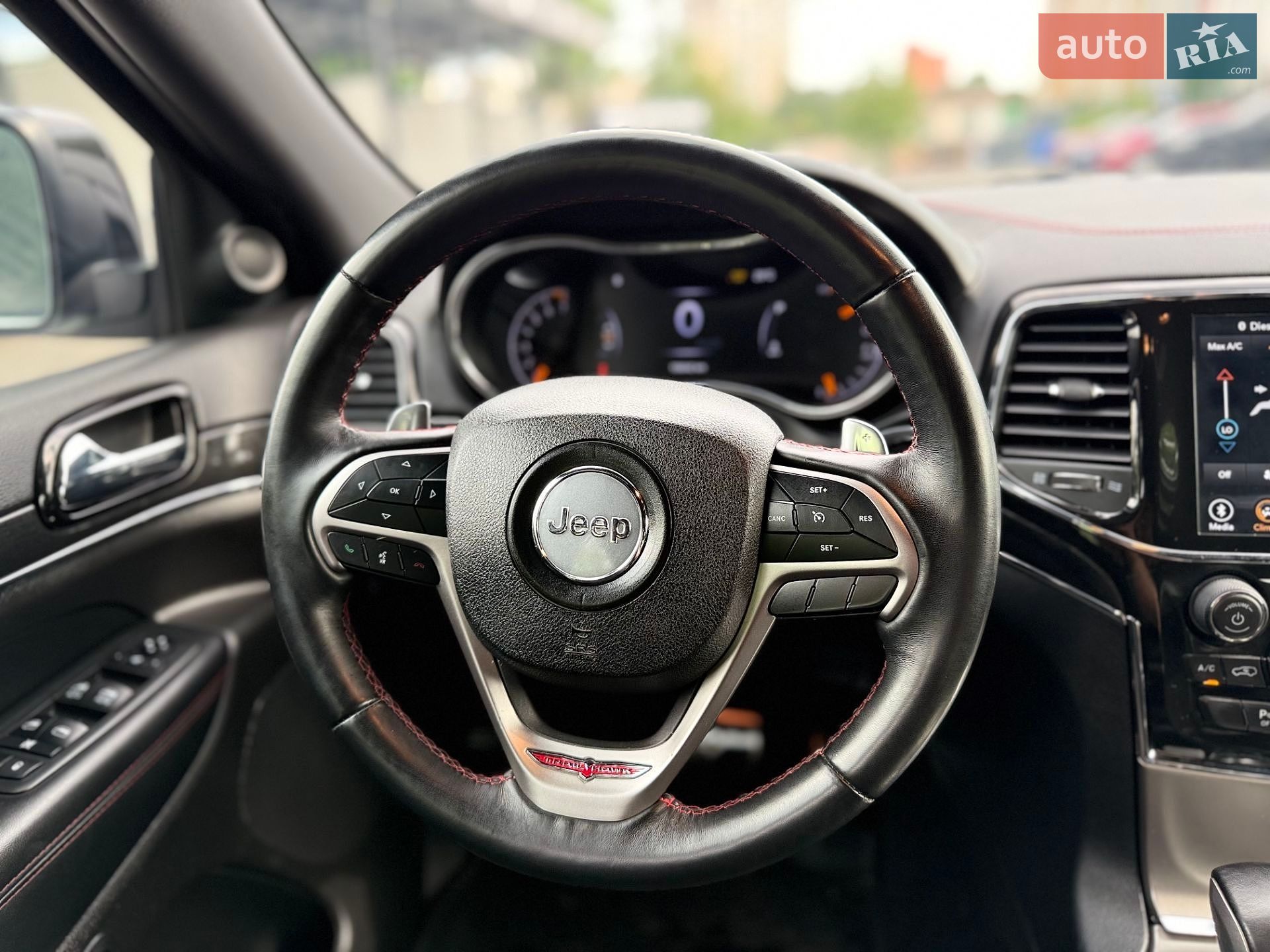Jeep Grand Cherokee 2020 VIN 1C4RJFLG7MC588578 фото оголошення 8 з 39