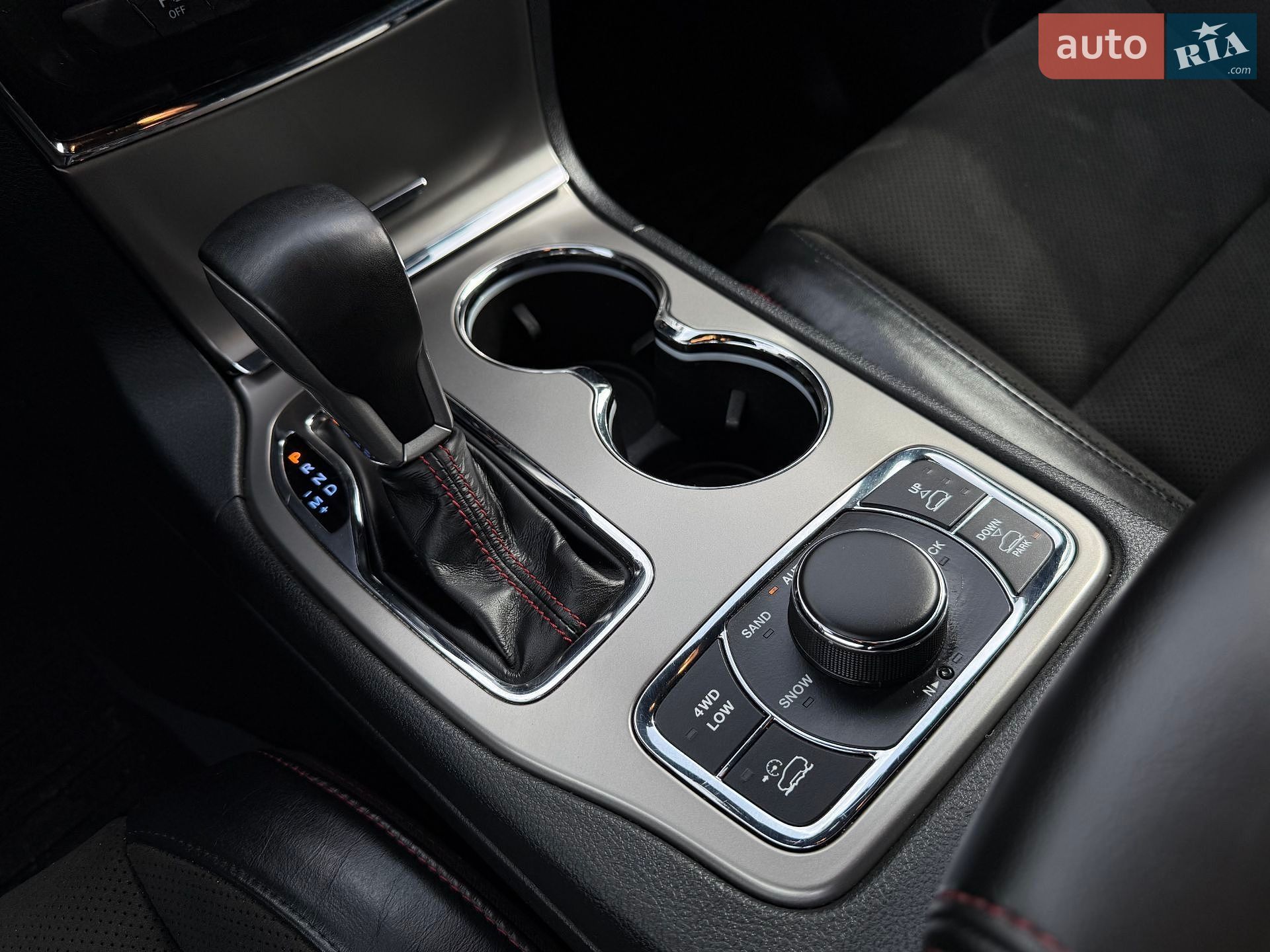 Jeep Grand Cherokee 2020 VIN 1C4RJFLG7MC588578 фото оголошення 14 з 39