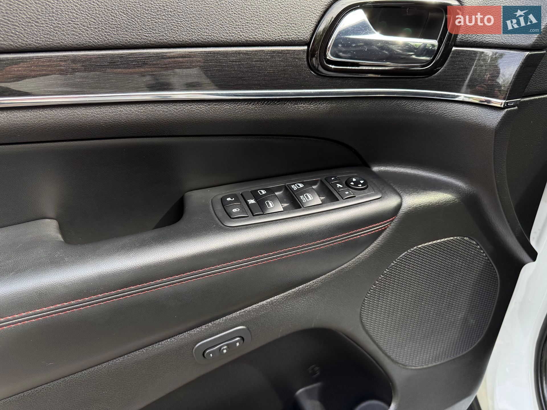 Jeep Grand Cherokee 2020 VIN 1C4RJFLG7MC588578 фото оголошення 28 з 39