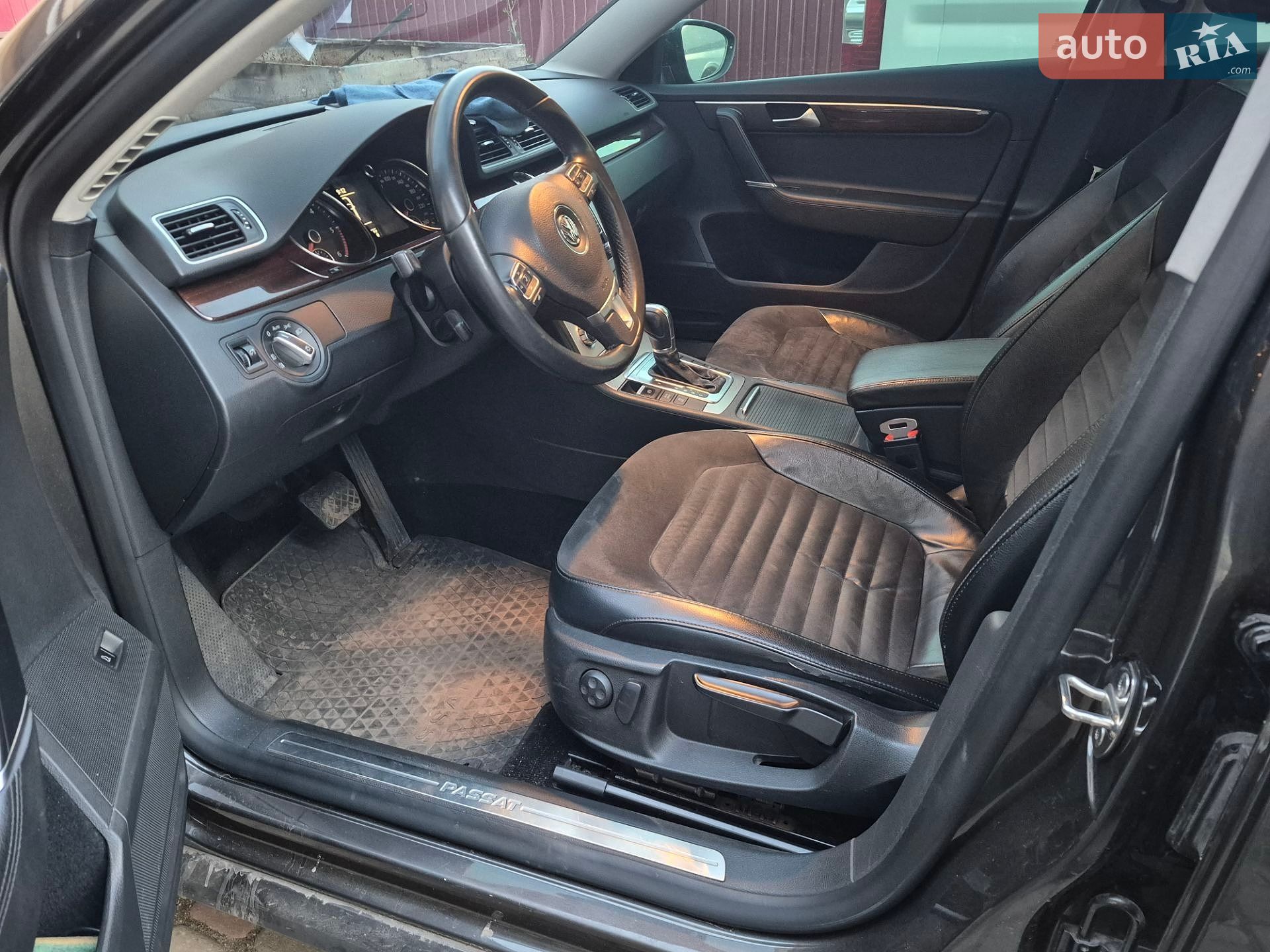 Volkswagen Passat 2012 VIN WVWZZZ3CZCP064074 фото оголошення 16 з 37