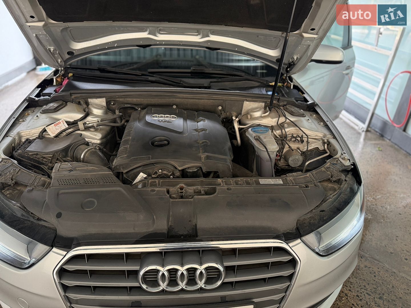 Audi A4 2014 VIN WAUAFAFL2EN031574 фото оголошення 16 з 17