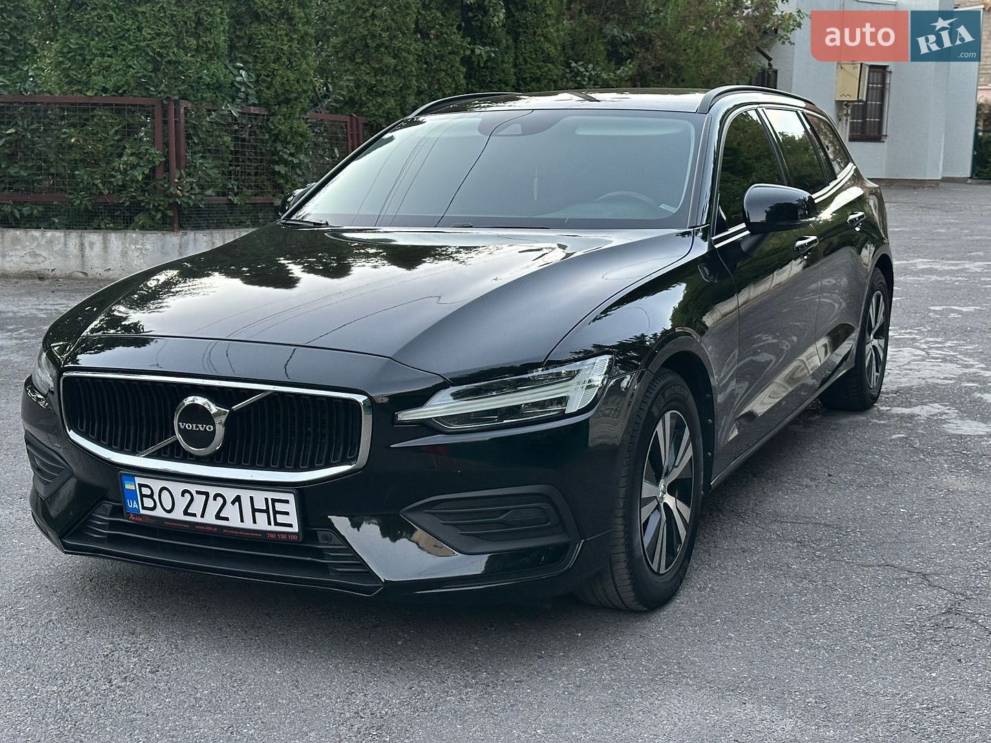 Volvo V60 2019 VIN YV1ZW72VDL2361774 фото оголошення 2 з 25