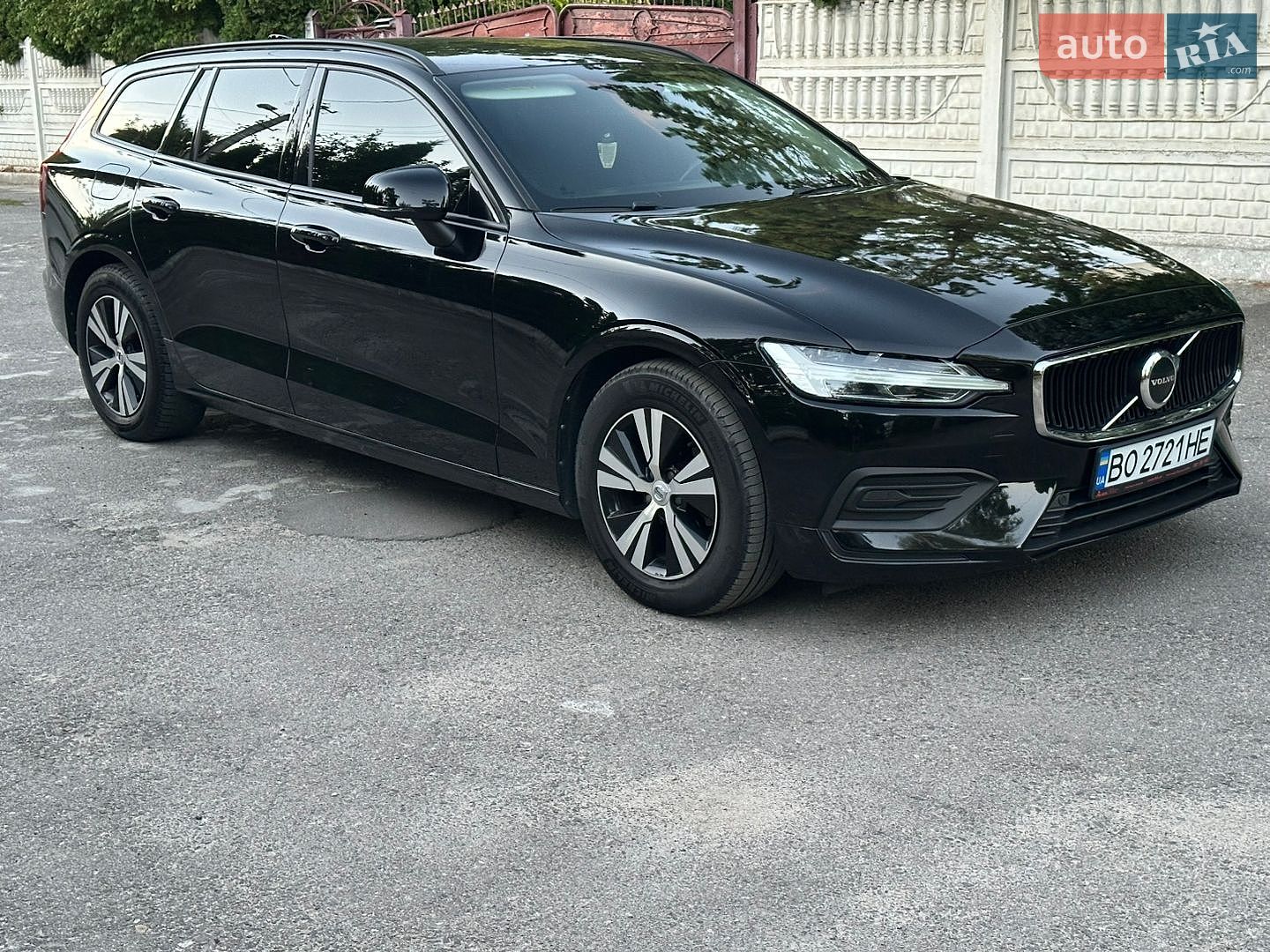 Volvo V60 2019 VIN YV1ZW72VDL2361774 фото оголошення 3 з 25