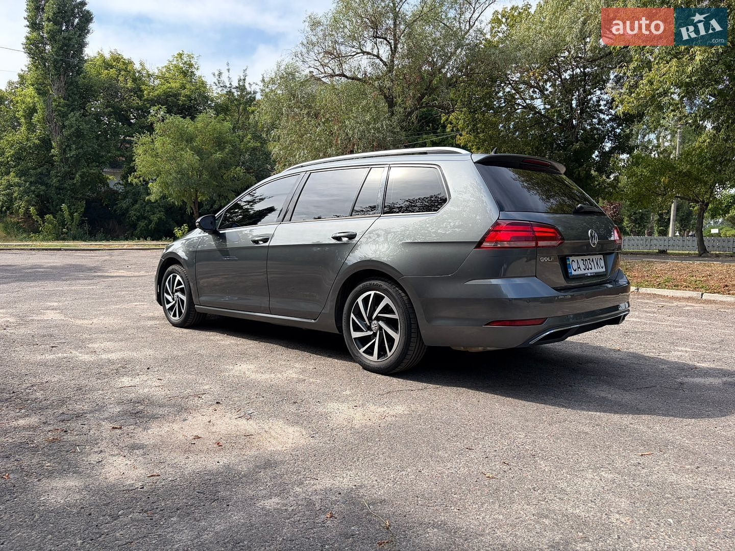 Volkswagen Golf 2018 VIN WVWZZZAUZKP519536 фото оголошення 10 з 35