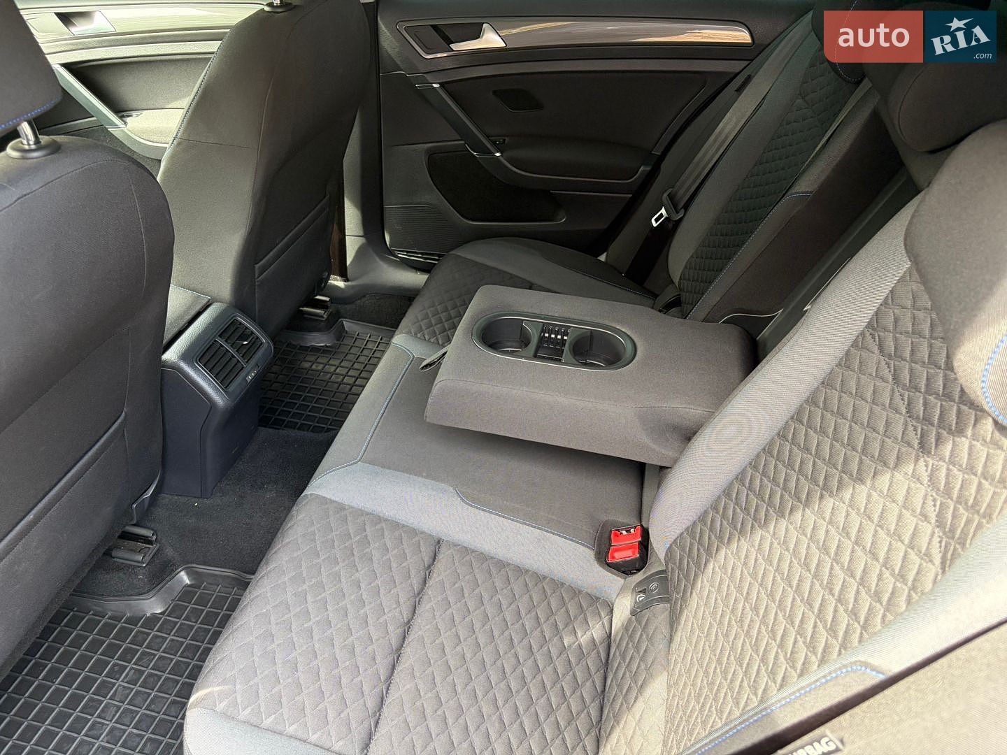 Volkswagen Golf 2018 VIN WVWZZZAUZKP519536 фото оголошення 27 з 35