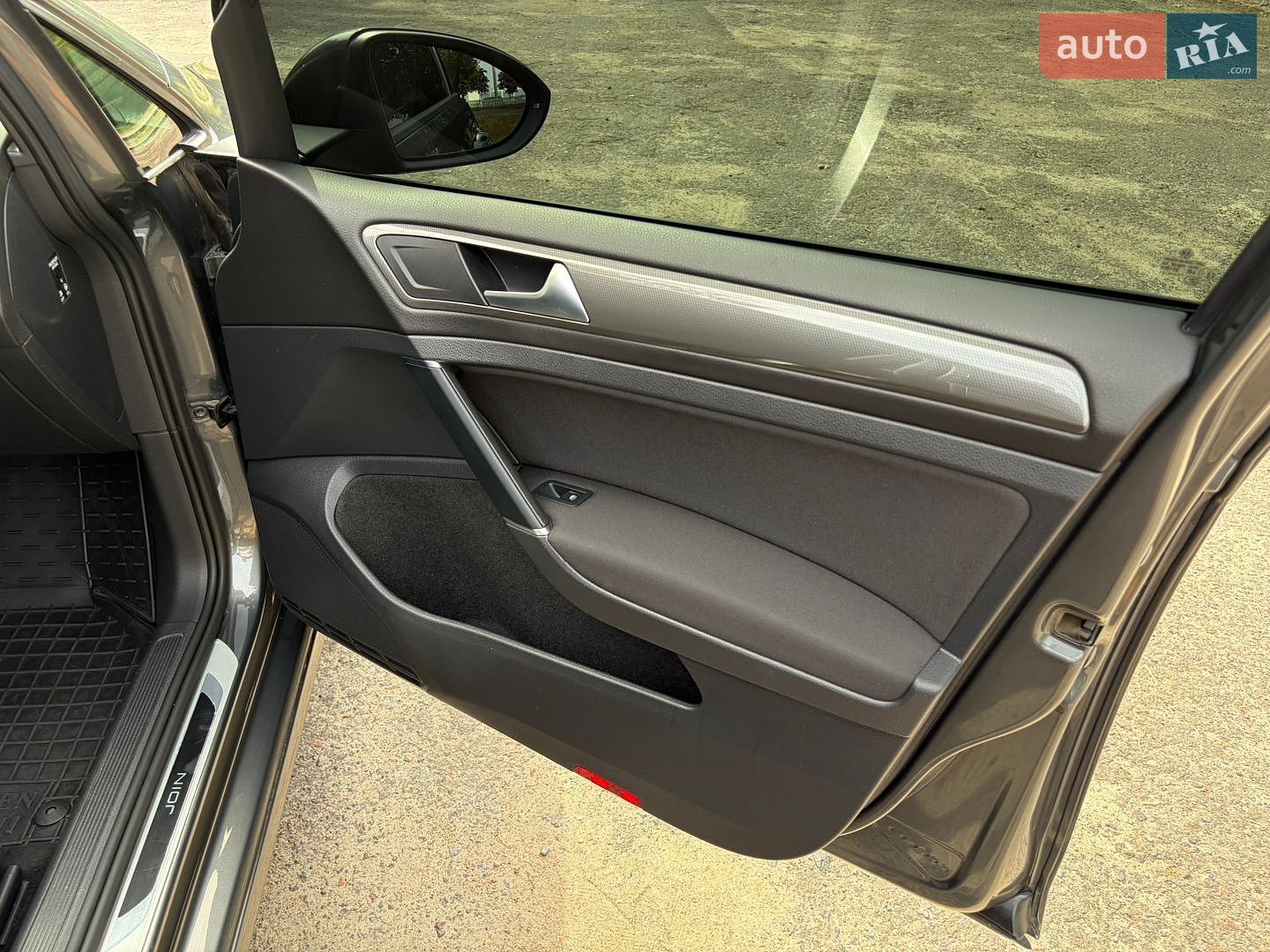 Volkswagen Golf 2018 VIN WVWZZZAUZKP519536 фото оголошення 33 з 35