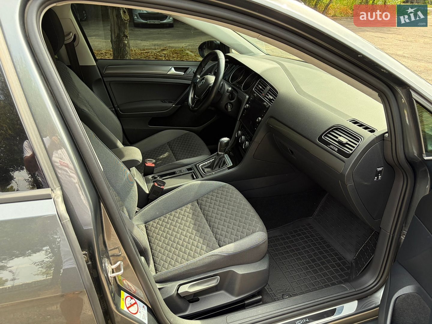 Volkswagen Golf 2018 VIN WVWZZZAUZKP519536 фото оголошення 31 з 35