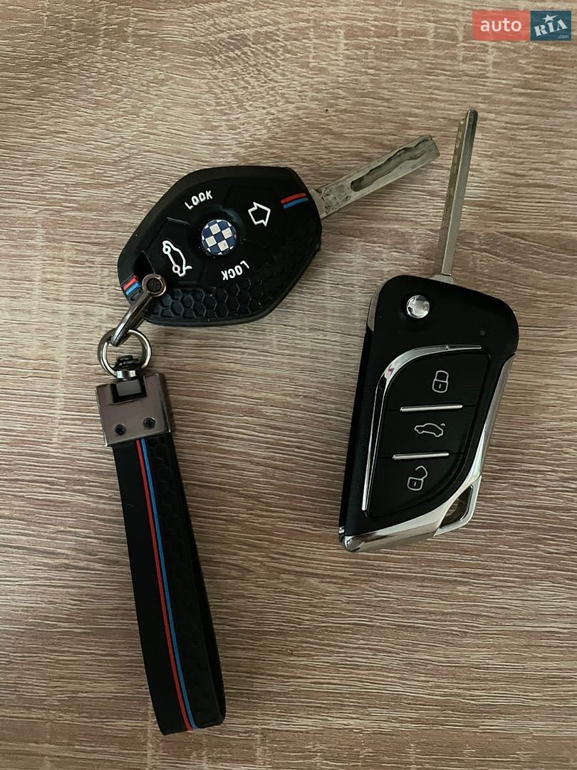 BMW 3 Series 2003 VIN WBAAP71040EM09092 фото оголошення 2 з 22