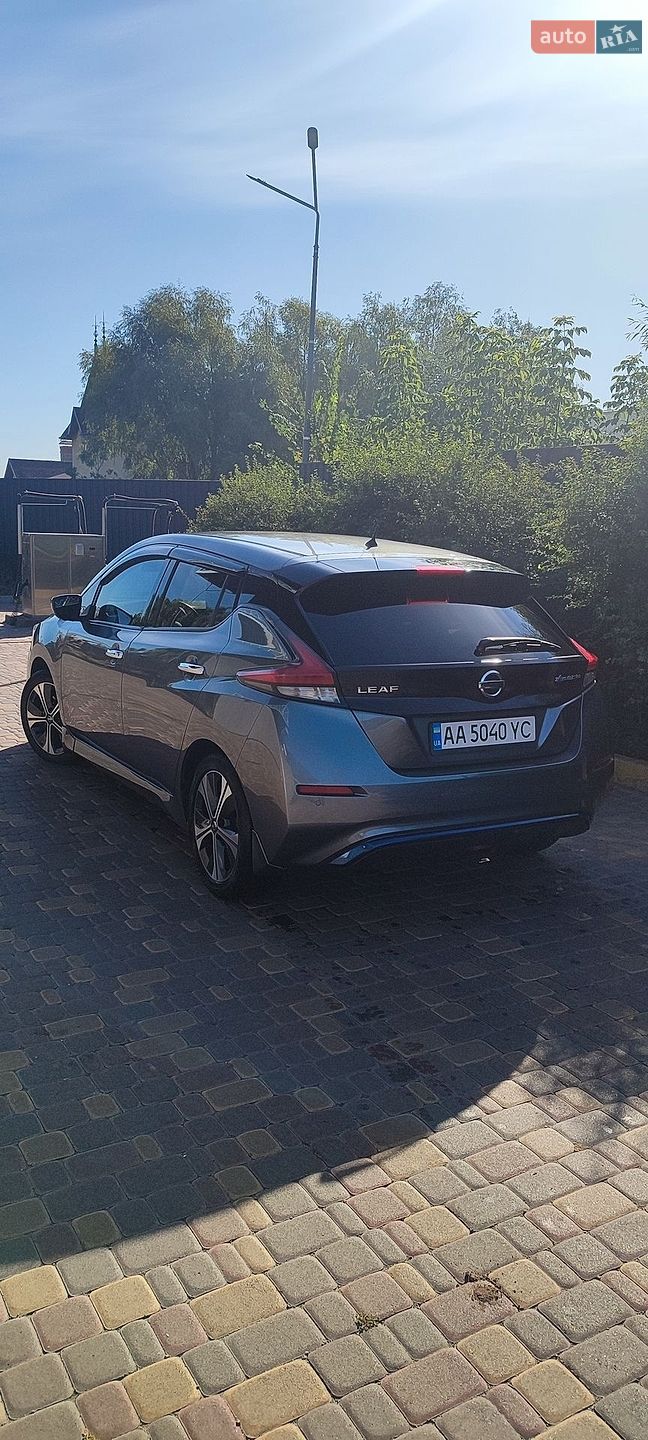 Nissan Leaf 2019 VIN SJNFAAZE1U0081949 фото оголошення 2 з 27