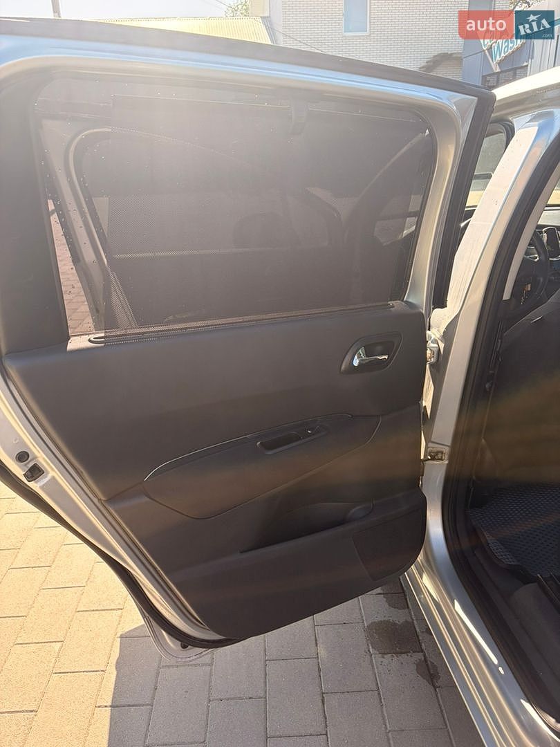 Peugeot 5008 2011 VIN VF30E5FV8BS070785 фото оголошення 19 з 37