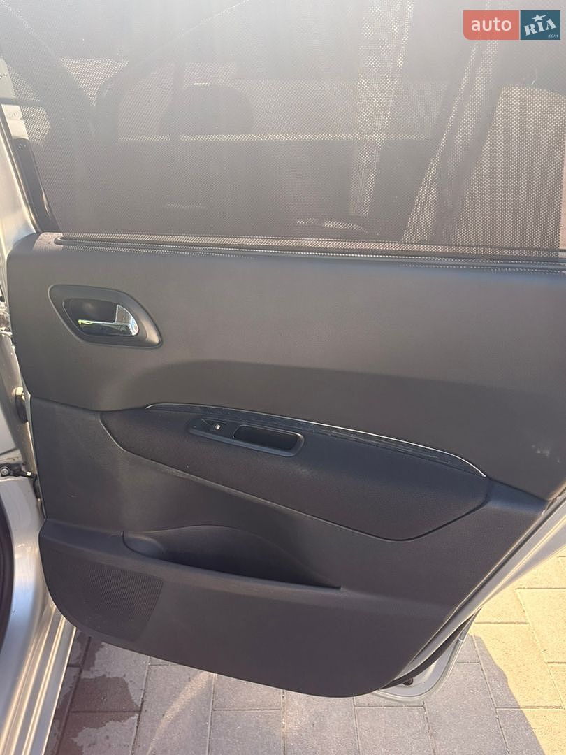 Peugeot 5008 2011 VIN VF30E5FV8BS070785 фото оголошення 30 з 37