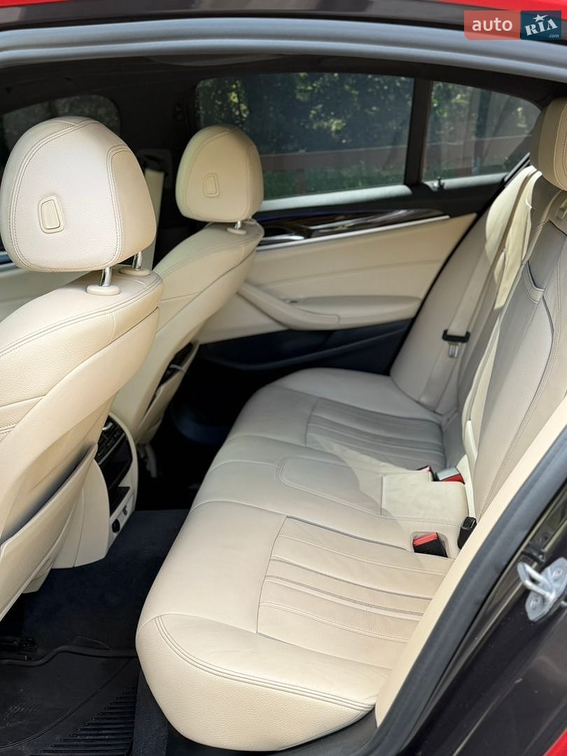BMW 5 Series 2018 VIN WBAJA5C55JWA57024 фото оголошення 10 з 15
