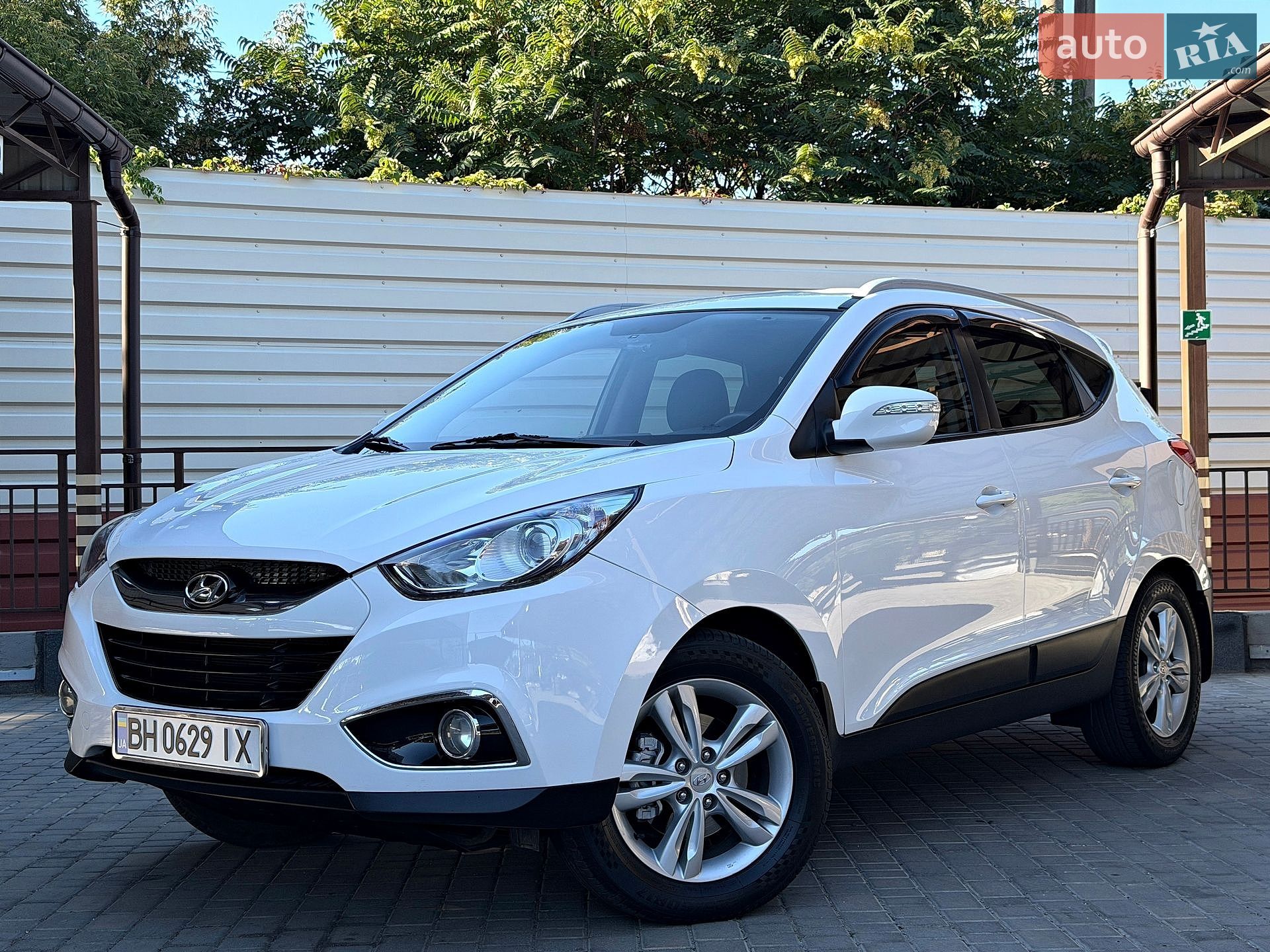 Hyundai ix35 2011 VIN TMAJT81BACJ240293 фото оголошення 2 з 79