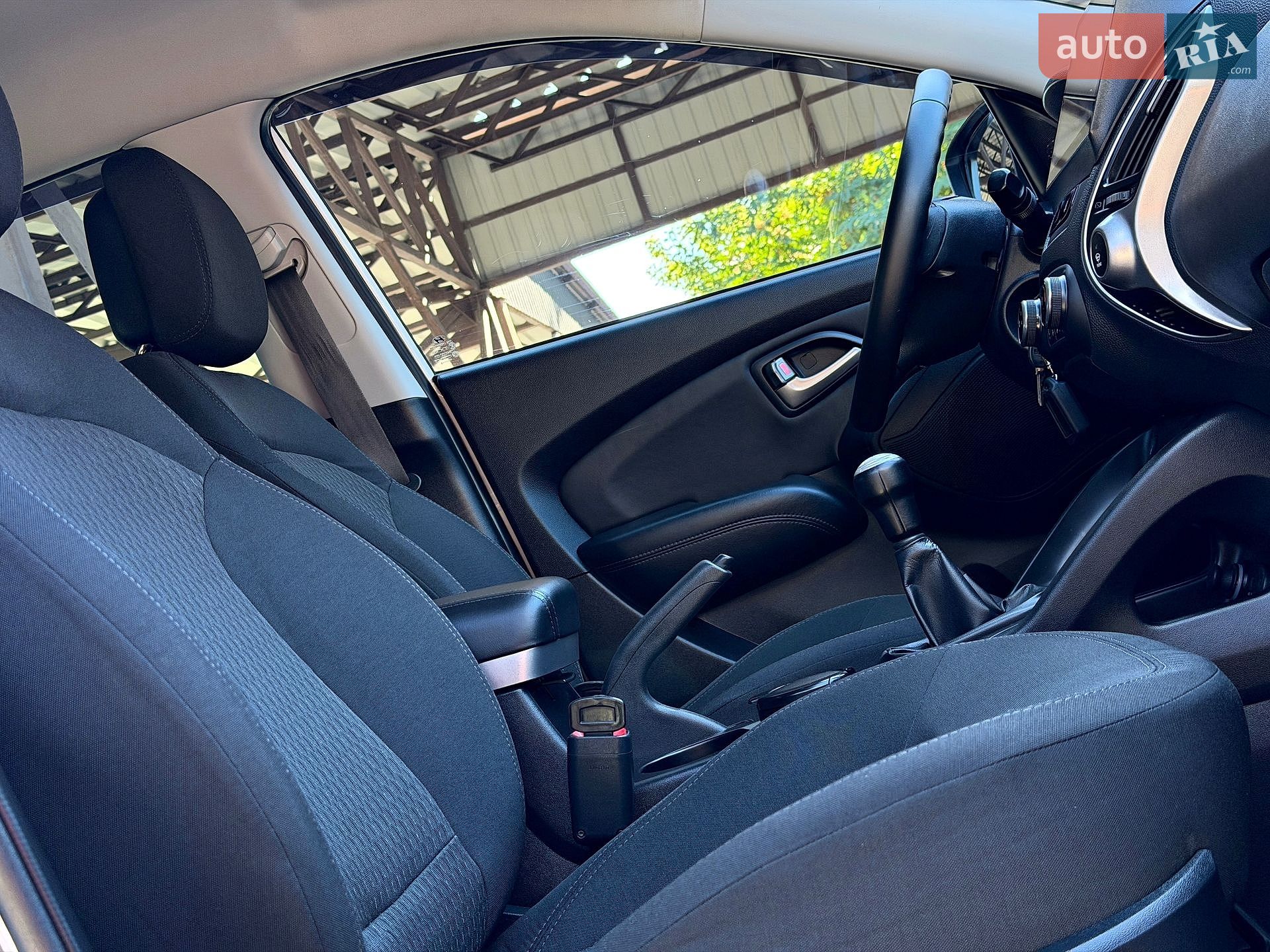 Hyundai ix35 2011 VIN TMAJT81BACJ240293 фото оголошення 50 з 79