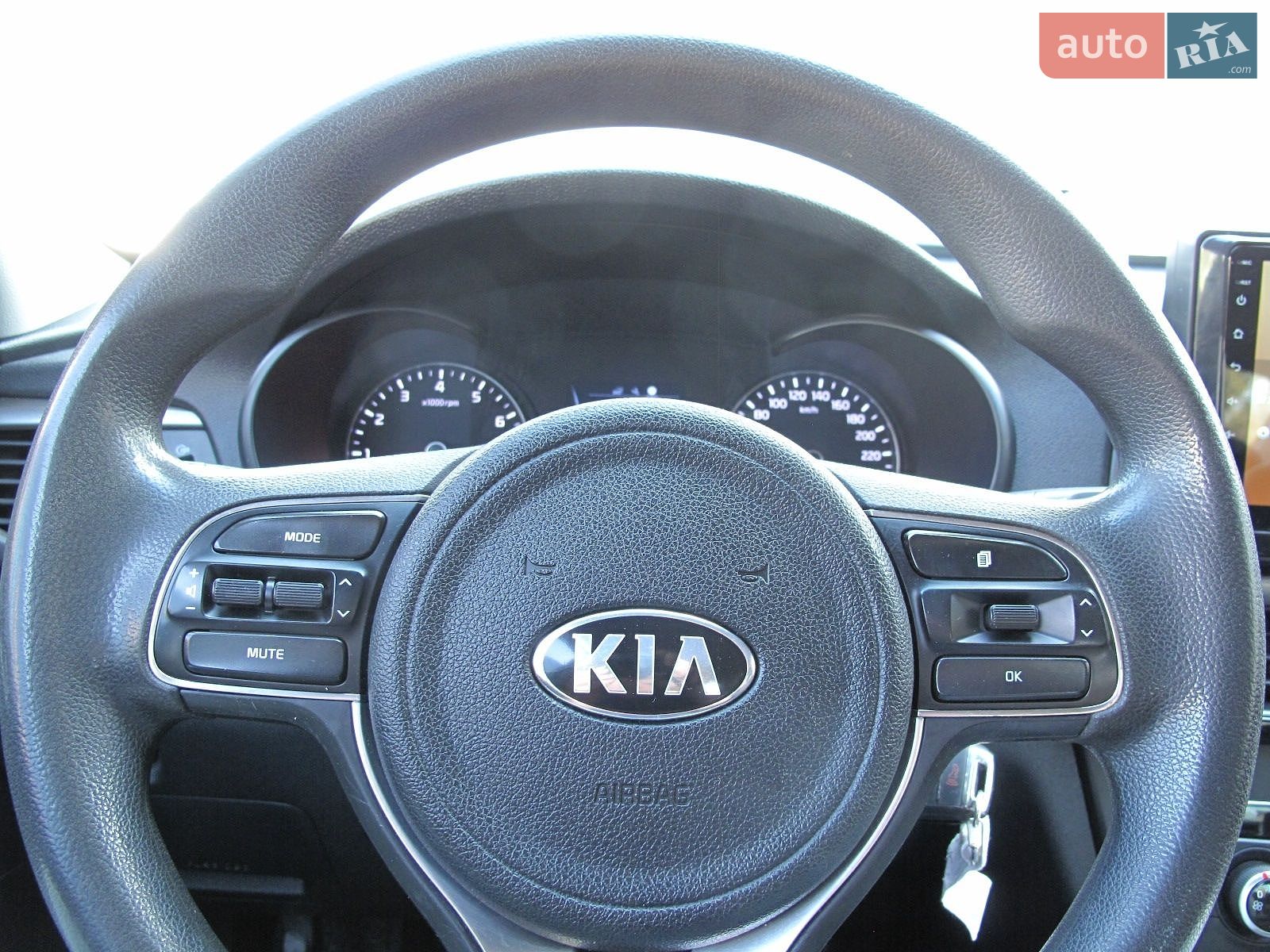 Kia K5 2017 VIN KNAGU416BJA212455 фото оголошення 63 з 80