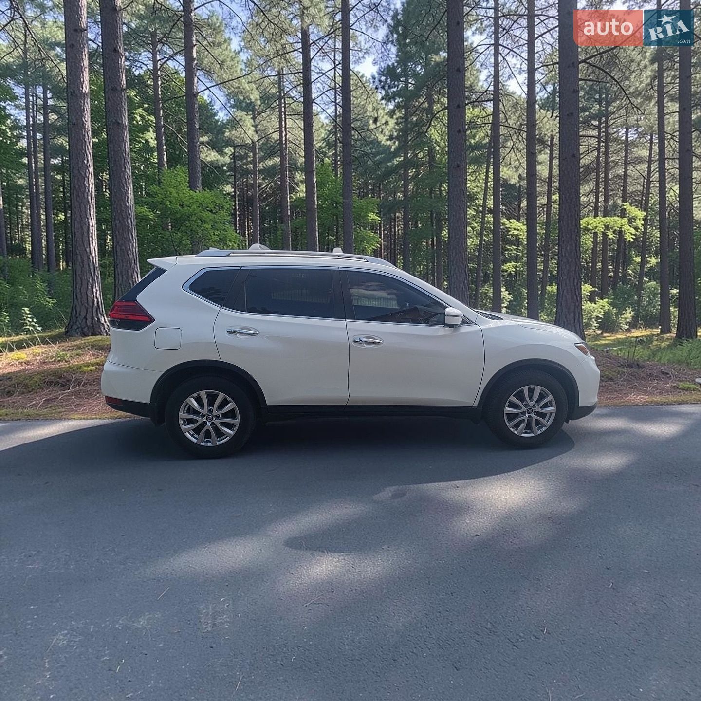 Nissan Rogue 2017 VIN KNMAT2MT6HP534814 фото оголошення 4 з 12
