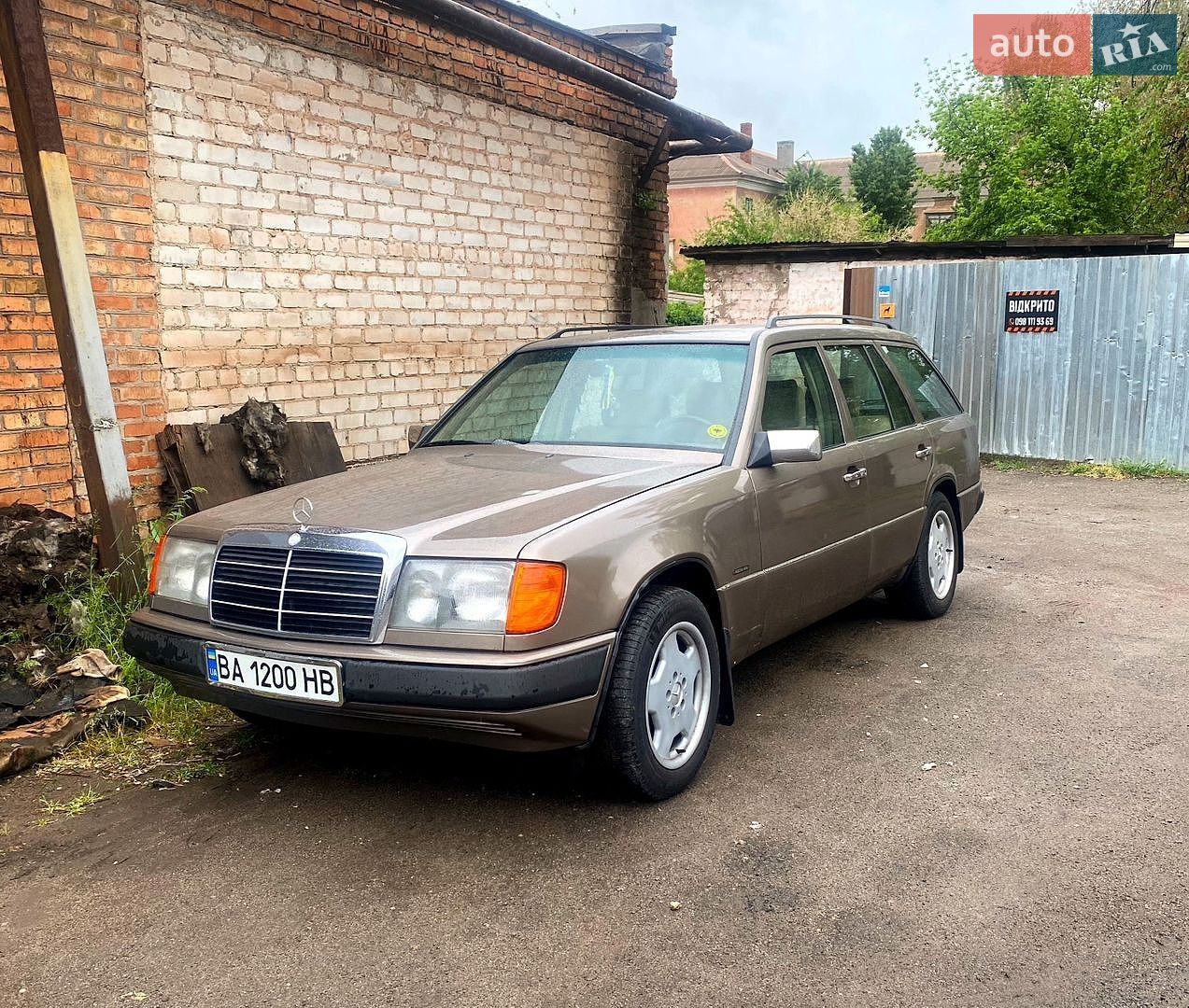 Mercedes-Benz E-Class 1989 VIN WDB12318310025271 фото оголошення 2 з 12