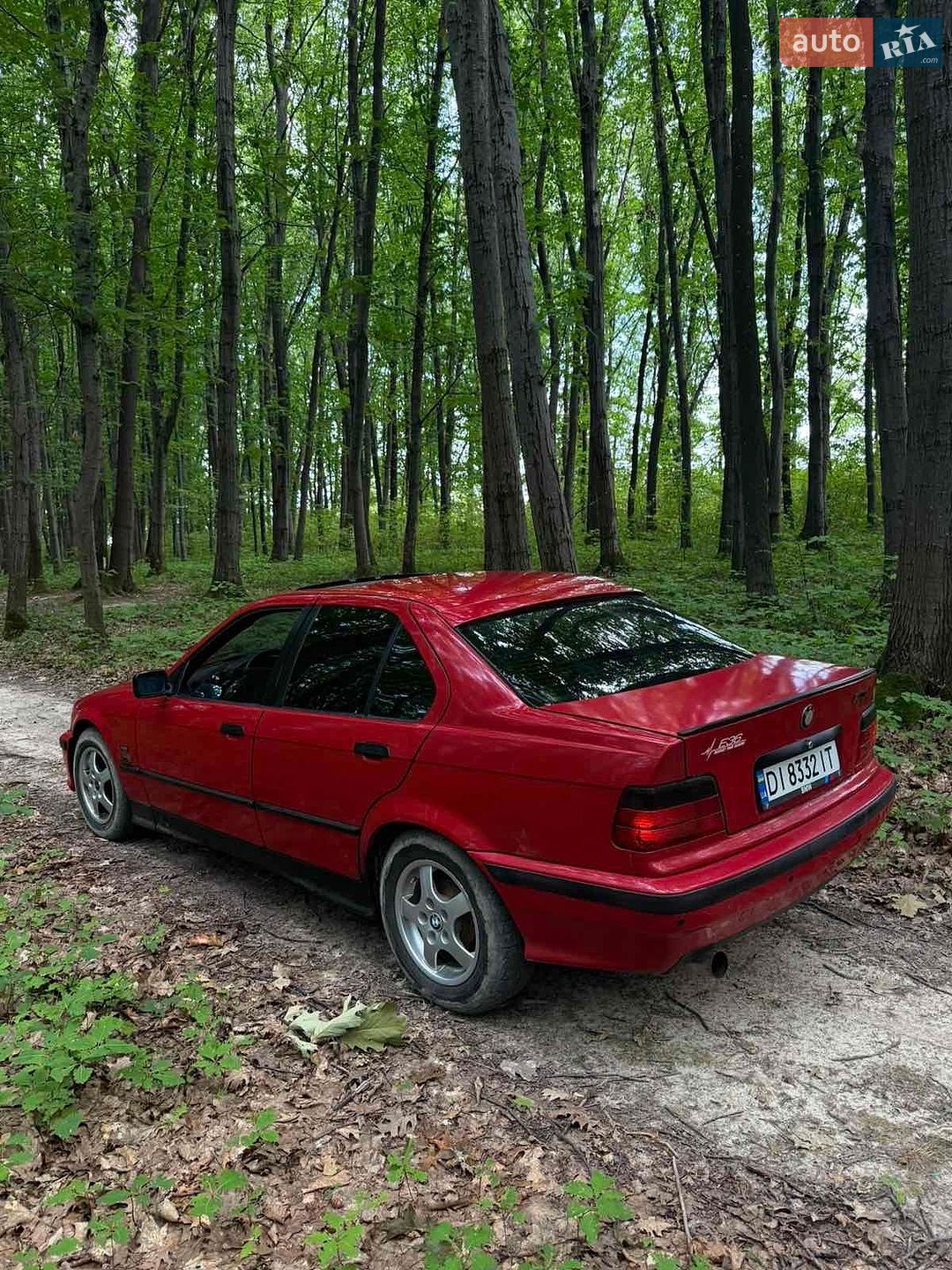 BMW 3 Series 1993 VIN WBACA91080JF05713 фото оголошення 3 з 8
