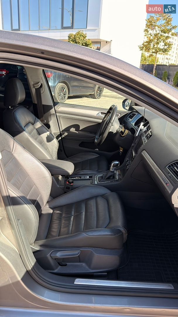 Volkswagen e-Golf 2014 VIN WVWZZZAUZFW903789 фото оголошення 12 з 35