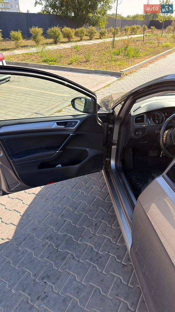 Volkswagen e-Golf 2014 VIN WVWZZZAUZFW903789 фото оголошення 13 з 35