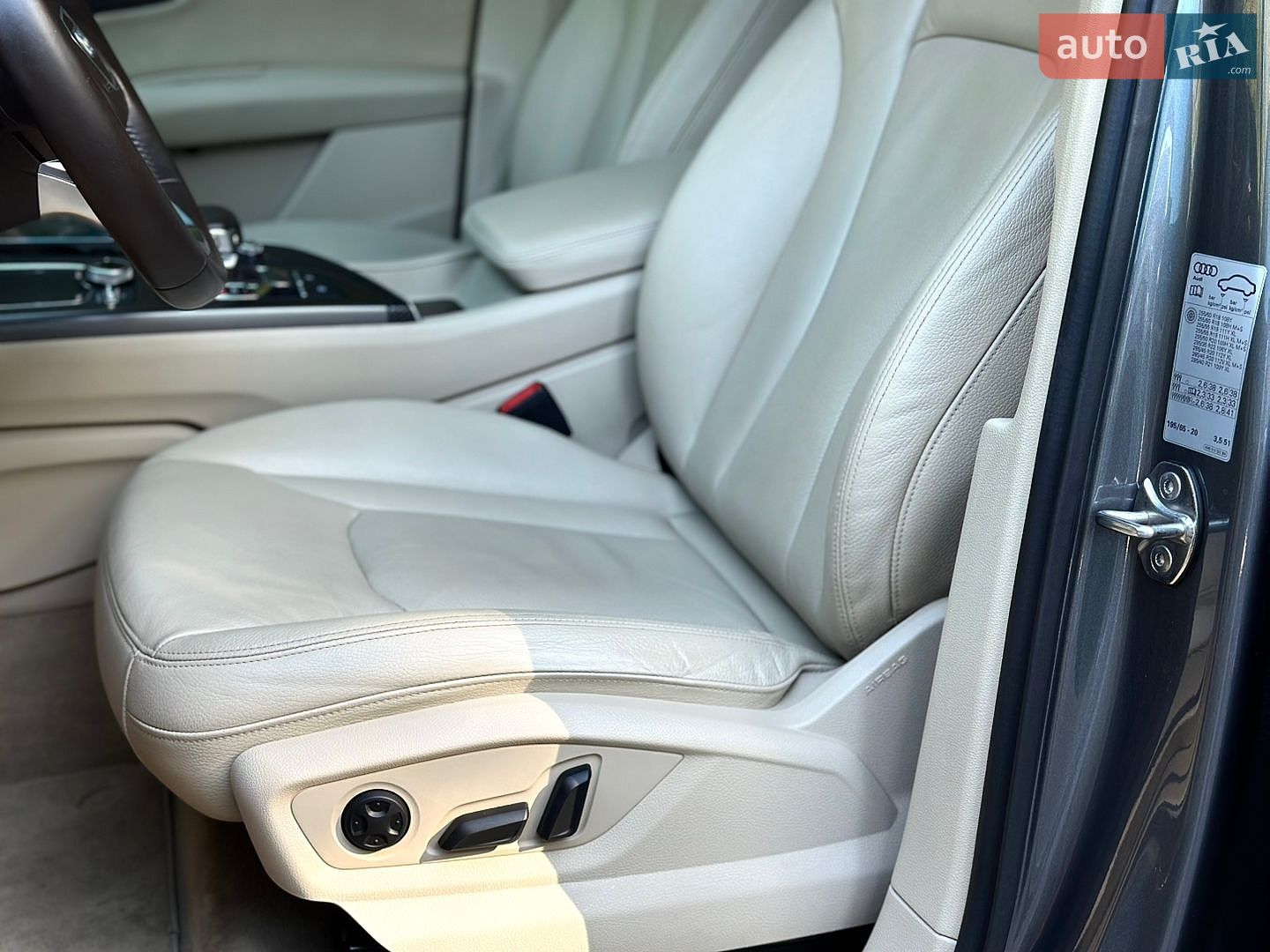 Audi Q7 2016 VIN WAUZZZ4M3GD056612 фото оголошення 10 з 34