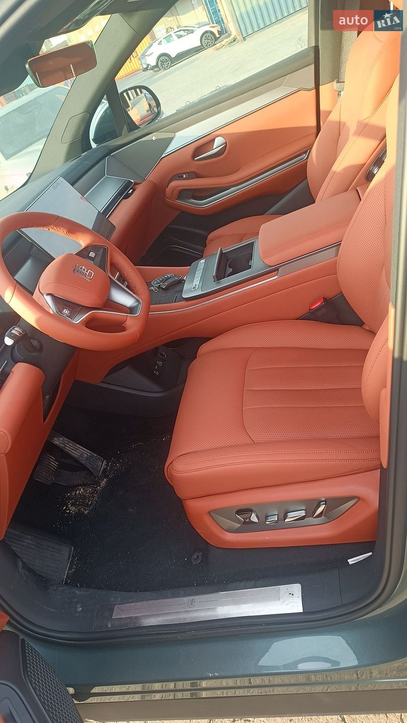 BYD Tang L 2025 VIN LGXCD4C49S0703272 фото оголошення 2 з 10