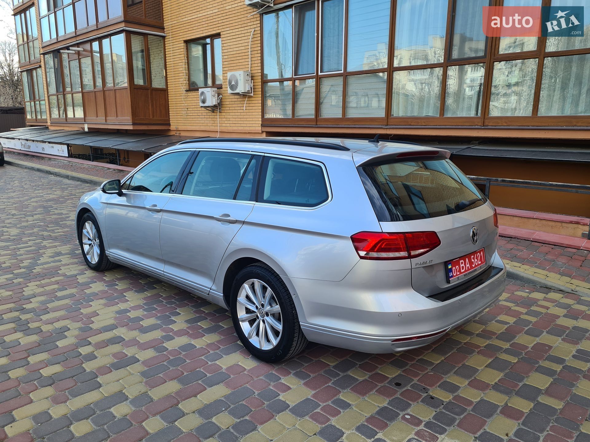 Volkswagen Passat 2018 VIN WVWZZZ3CZJE165833 фото оголошення 4 з 31