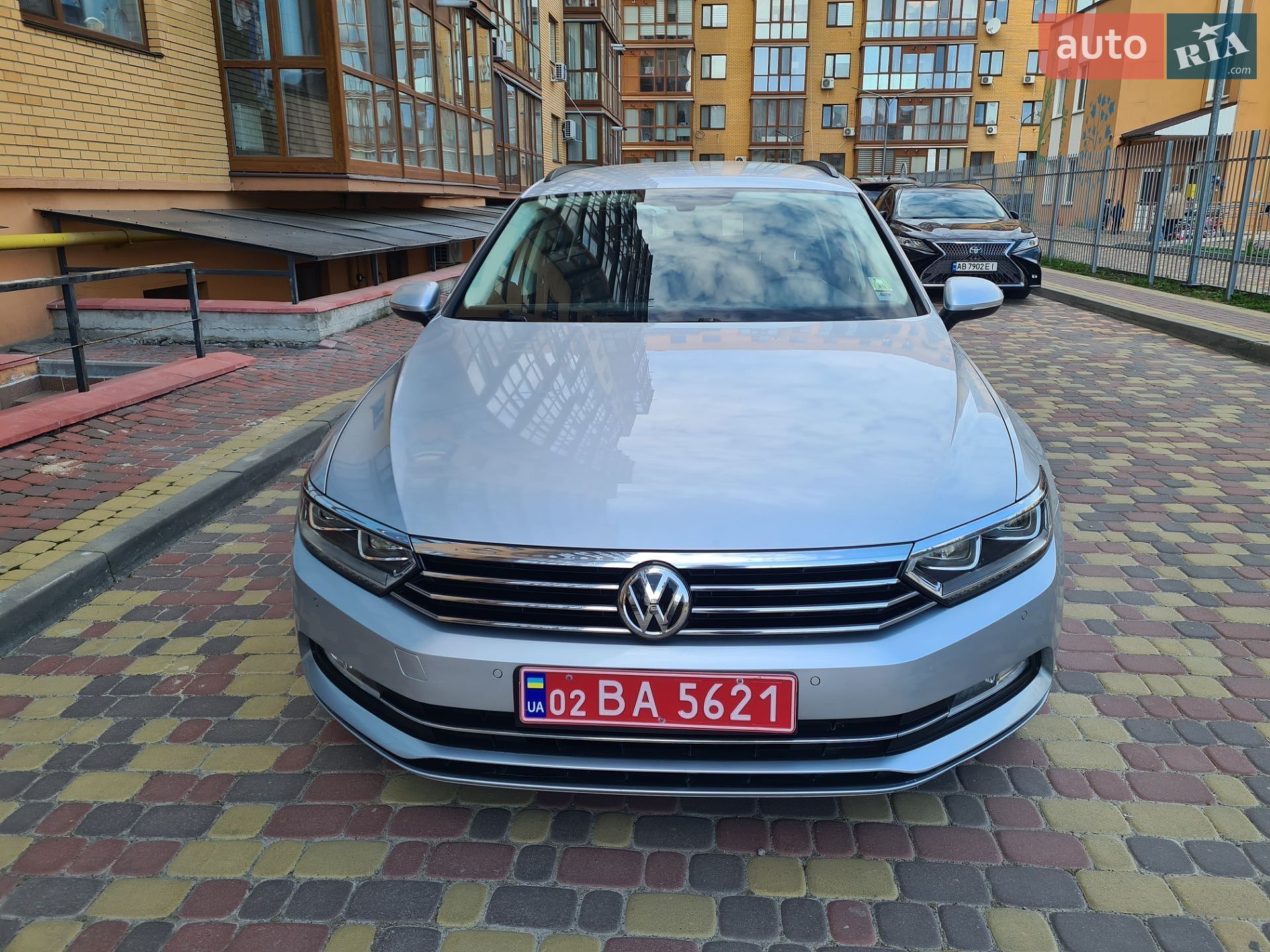 Volkswagen Passat 2018 VIN WVWZZZ3CZJE165833 фото оголошення 2 з 31