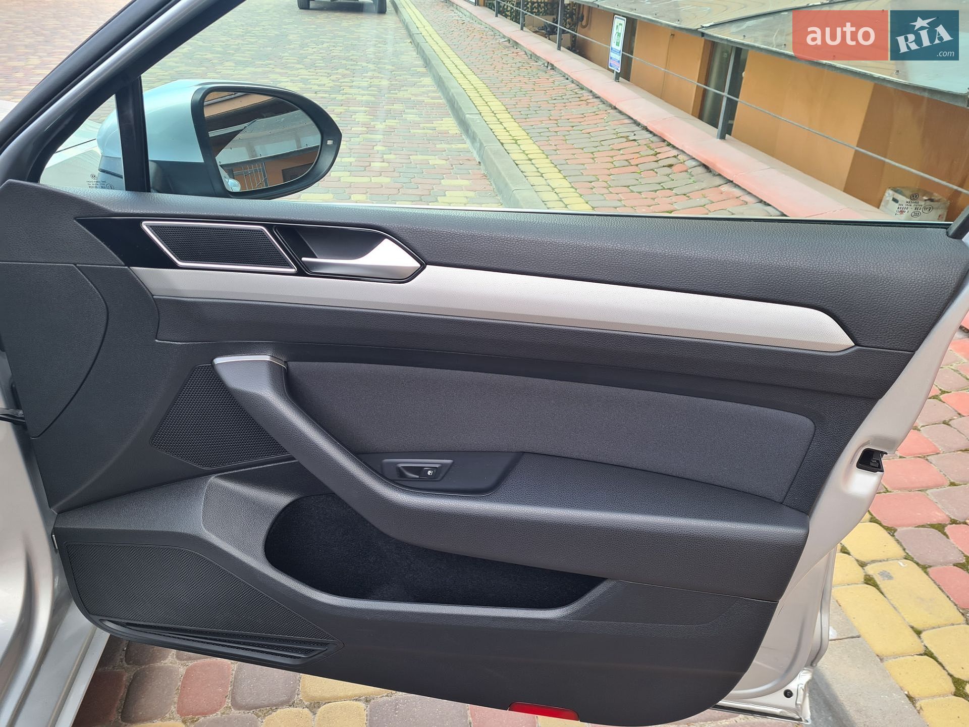 Volkswagen Passat 2018 VIN WVWZZZ3CZJE165833 фото оголошення 7 з 31