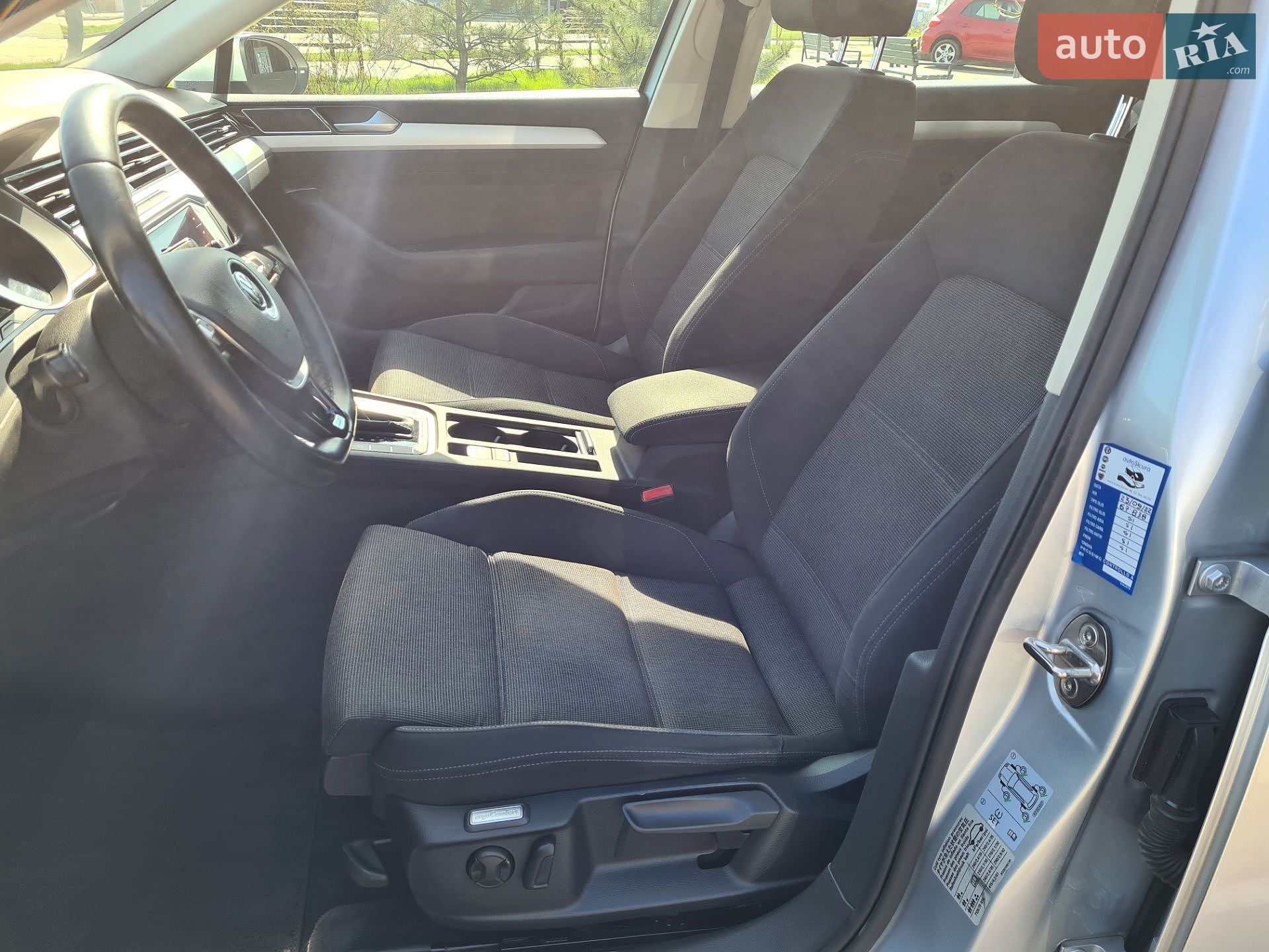 Volkswagen Passat 2018 VIN WVWZZZ3CZJE165833 фото оголошення 28 з 31