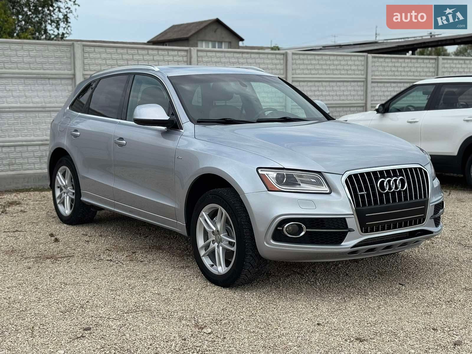 Audi Q5 2016 VIN WA1M2AFP8GA013745 фото оголошення 3 з 11